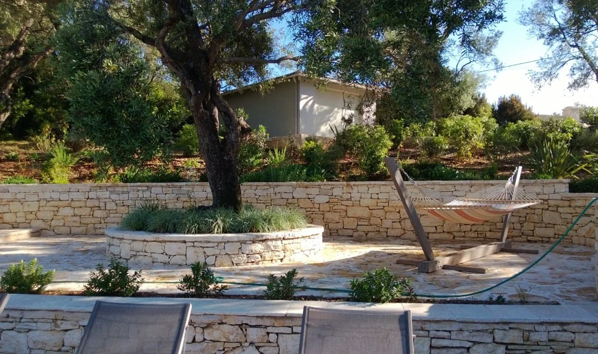 4_Villa Kypseli_SkoposDesign_Stone Walkway.jpg