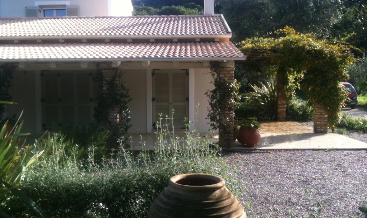 Koutsounada_Corfu_Skoposdesign_Garden Parking.JPG