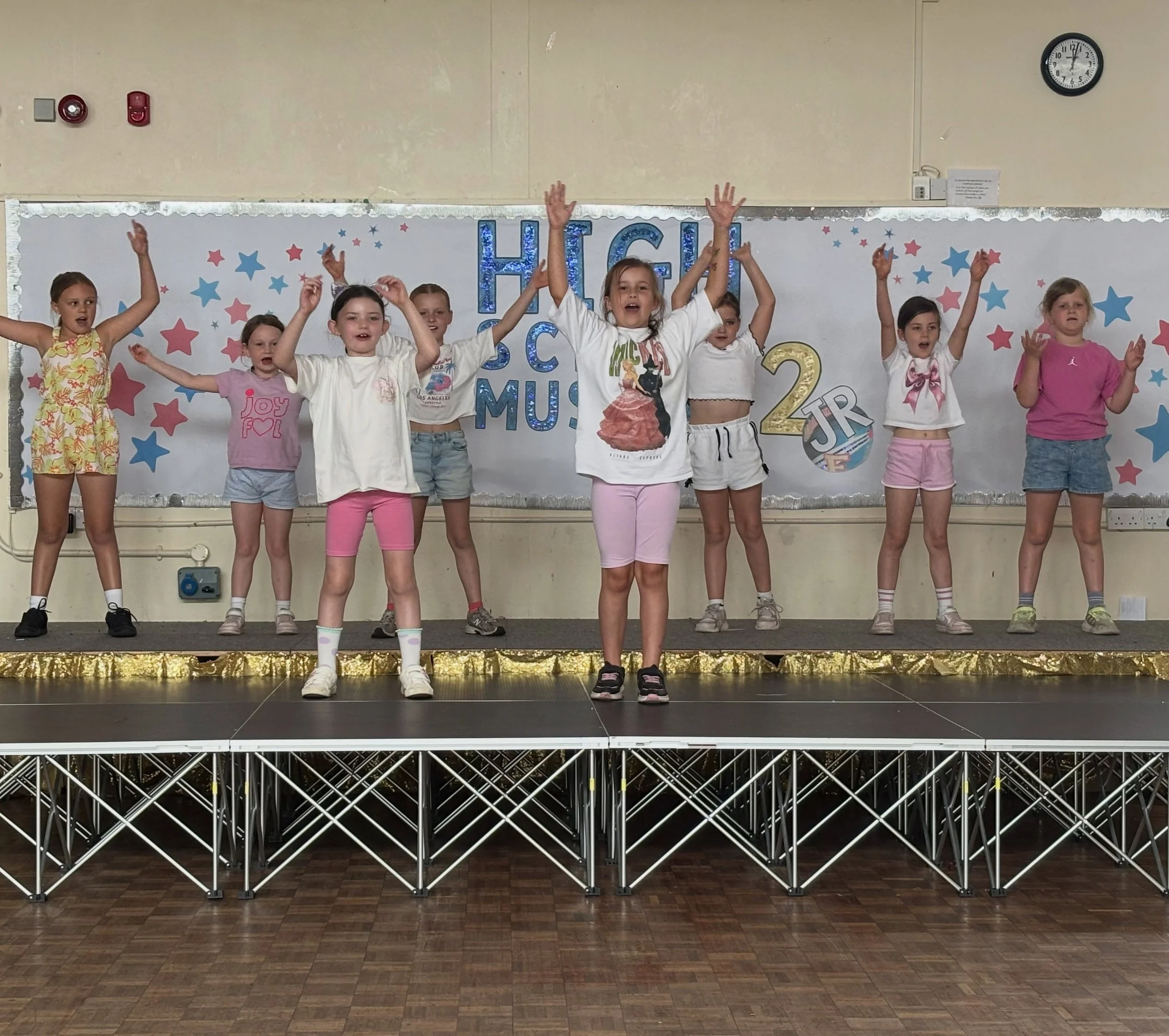 Our minis class doing what they love most ❤️ 
#theatrekids