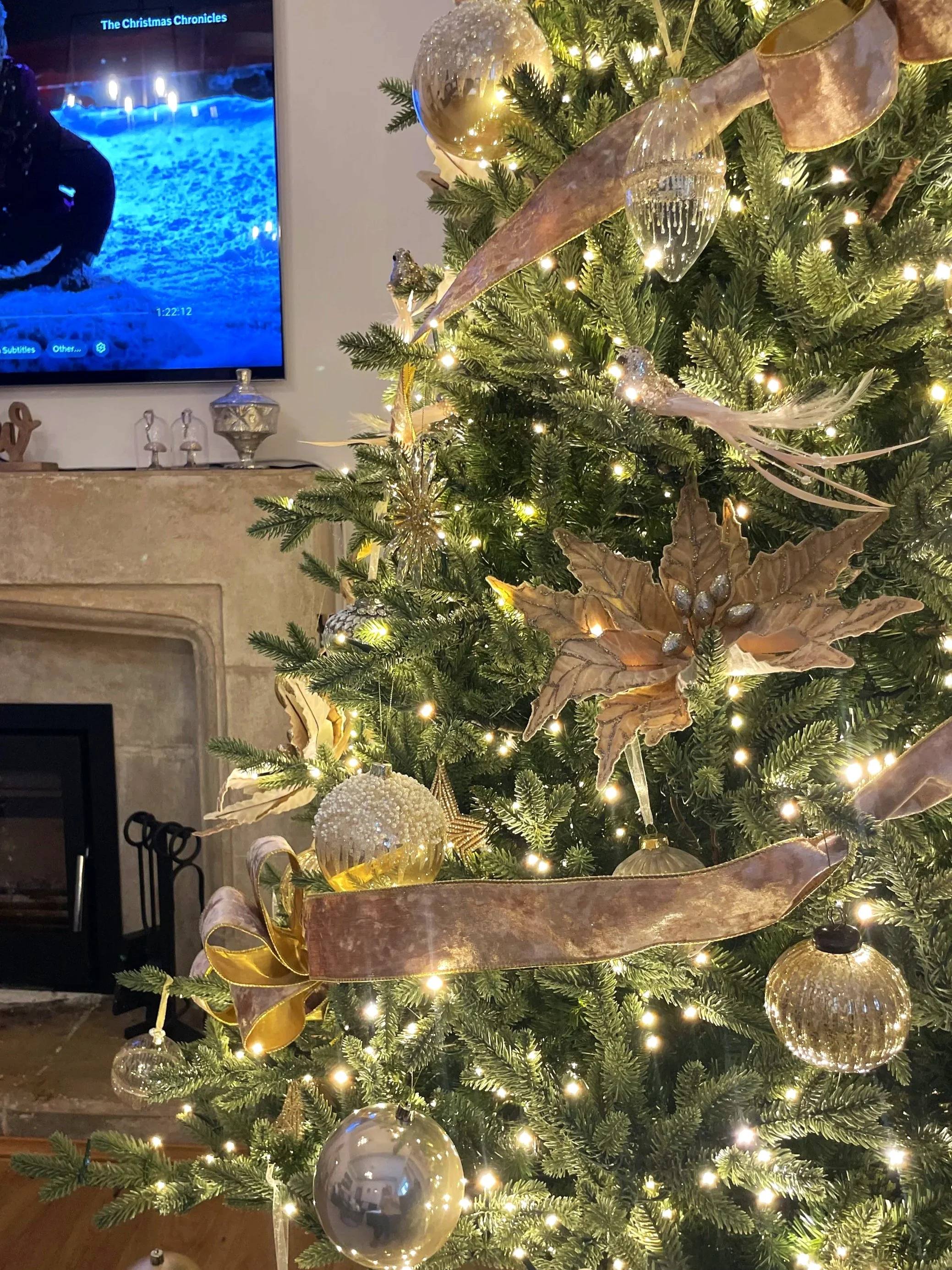 Decorating a 6ft Christmas tree