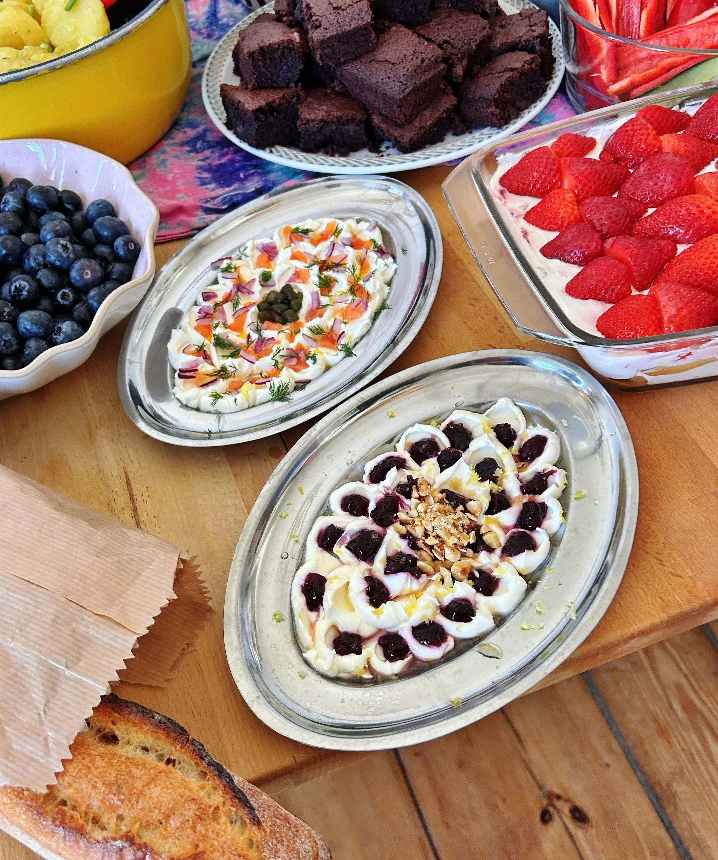 cream cheese spread for my friend&rsquo;s birthday spread 🎂 🧀 book me for your next brunch 😛 link in bio finally!
