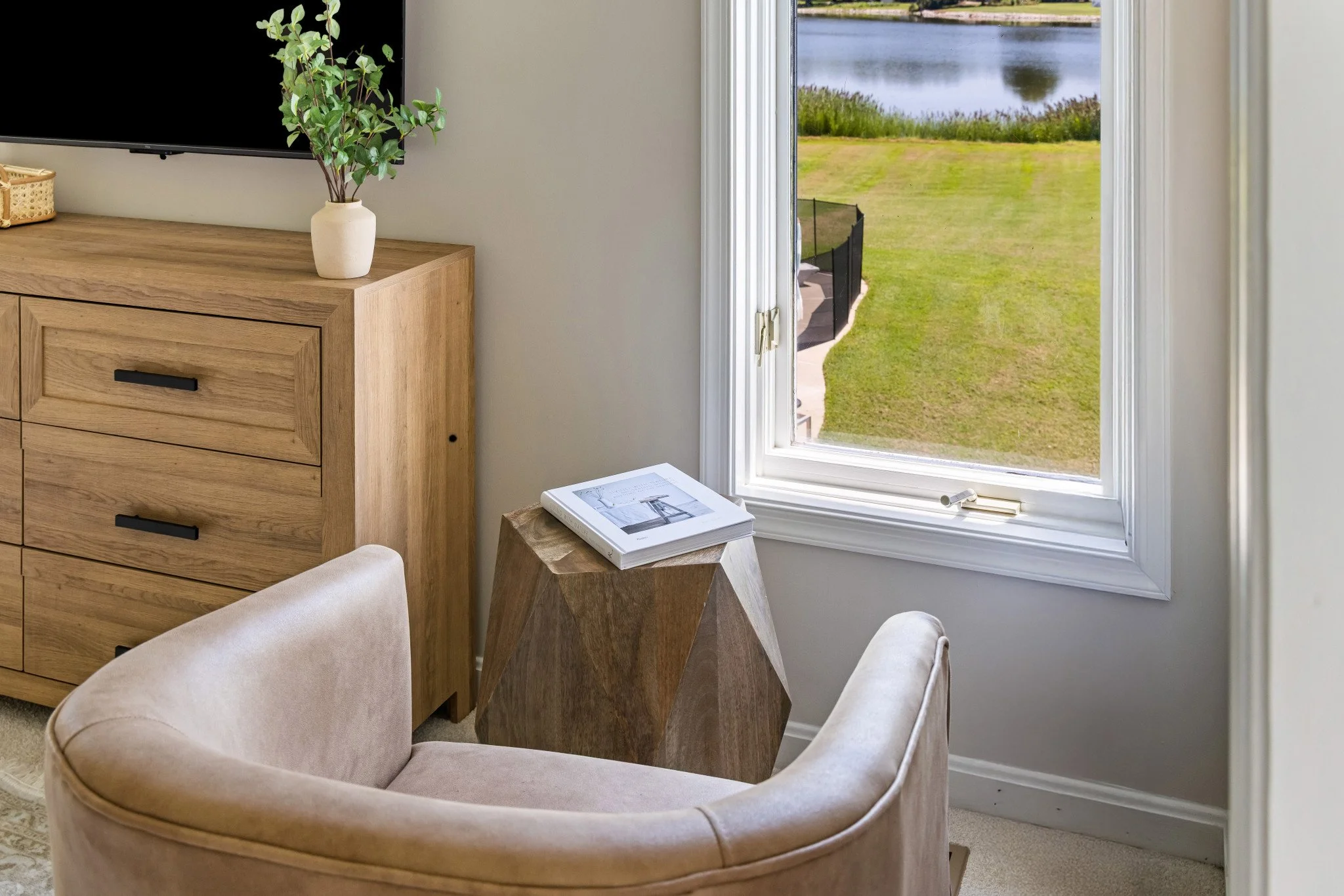 321_South_Lake_Drive_059.jpg