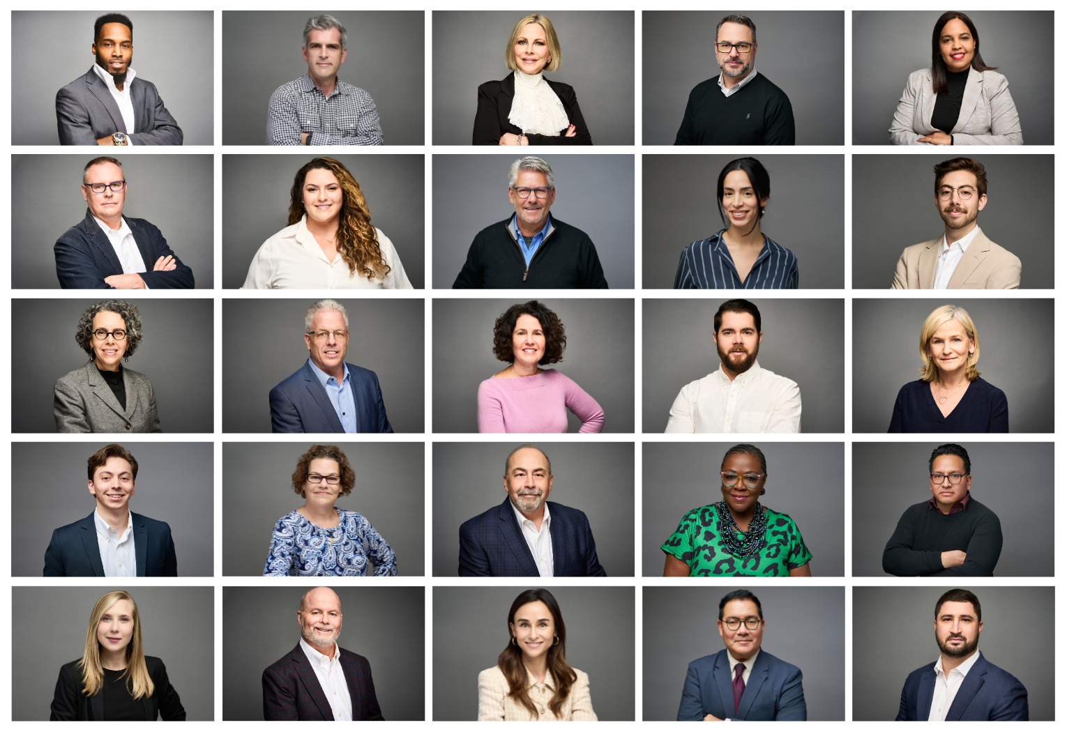 Corporate Photographer NYC: Tips for 50+ Employee Shoots