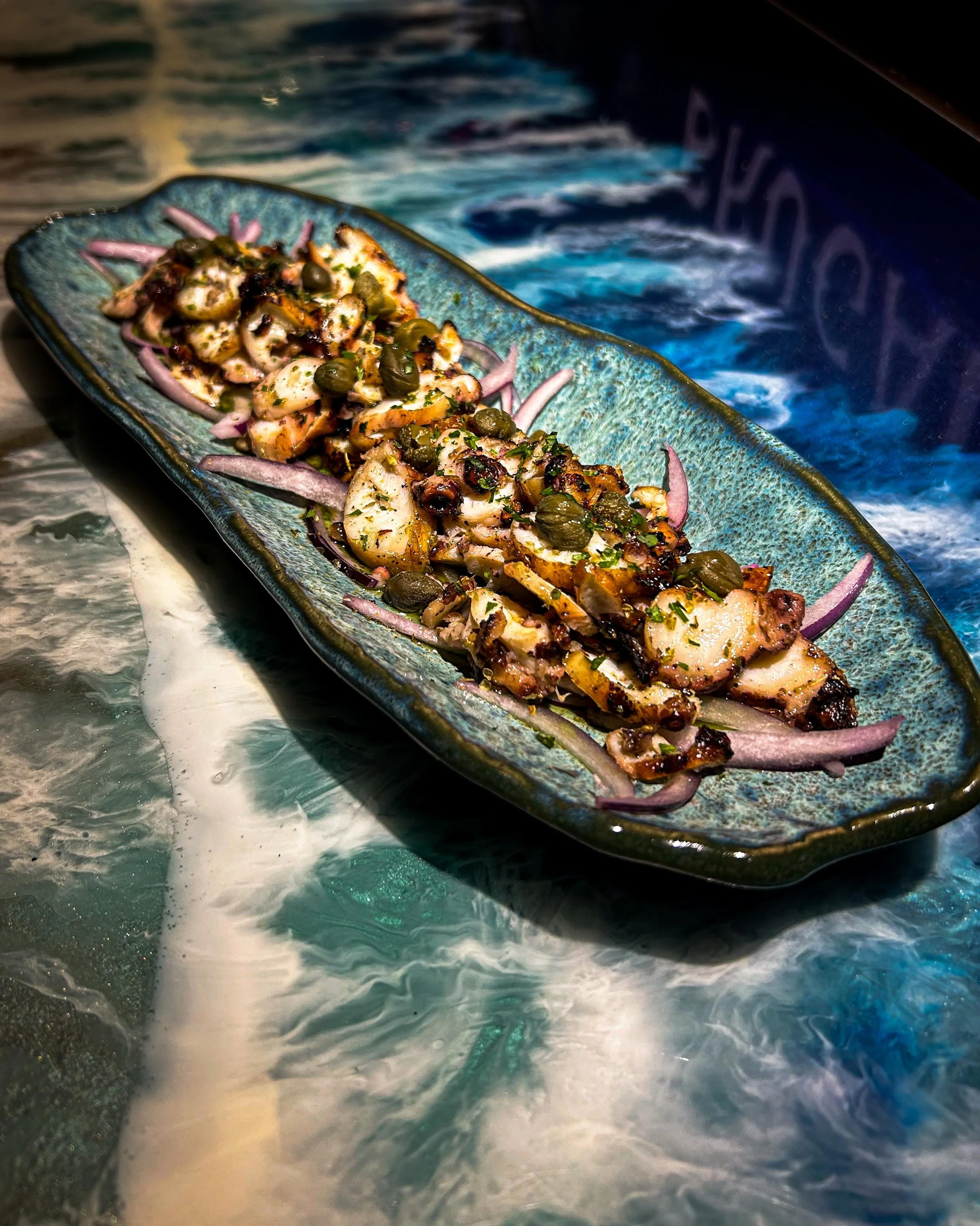 🐙 El pulpo a las brasas, llevado a su m&aacute;xima expresi&oacute;n.

Uno de nuestros platos insignia: SAKS OCTOPUS 

🗓️Reservas directas en la bio.
📍Camino de los Afligidos 55, Alcal&aacute; de Henares

#SAKSCOCINAMEDITERRANEA #GastroAlcala #Pul
