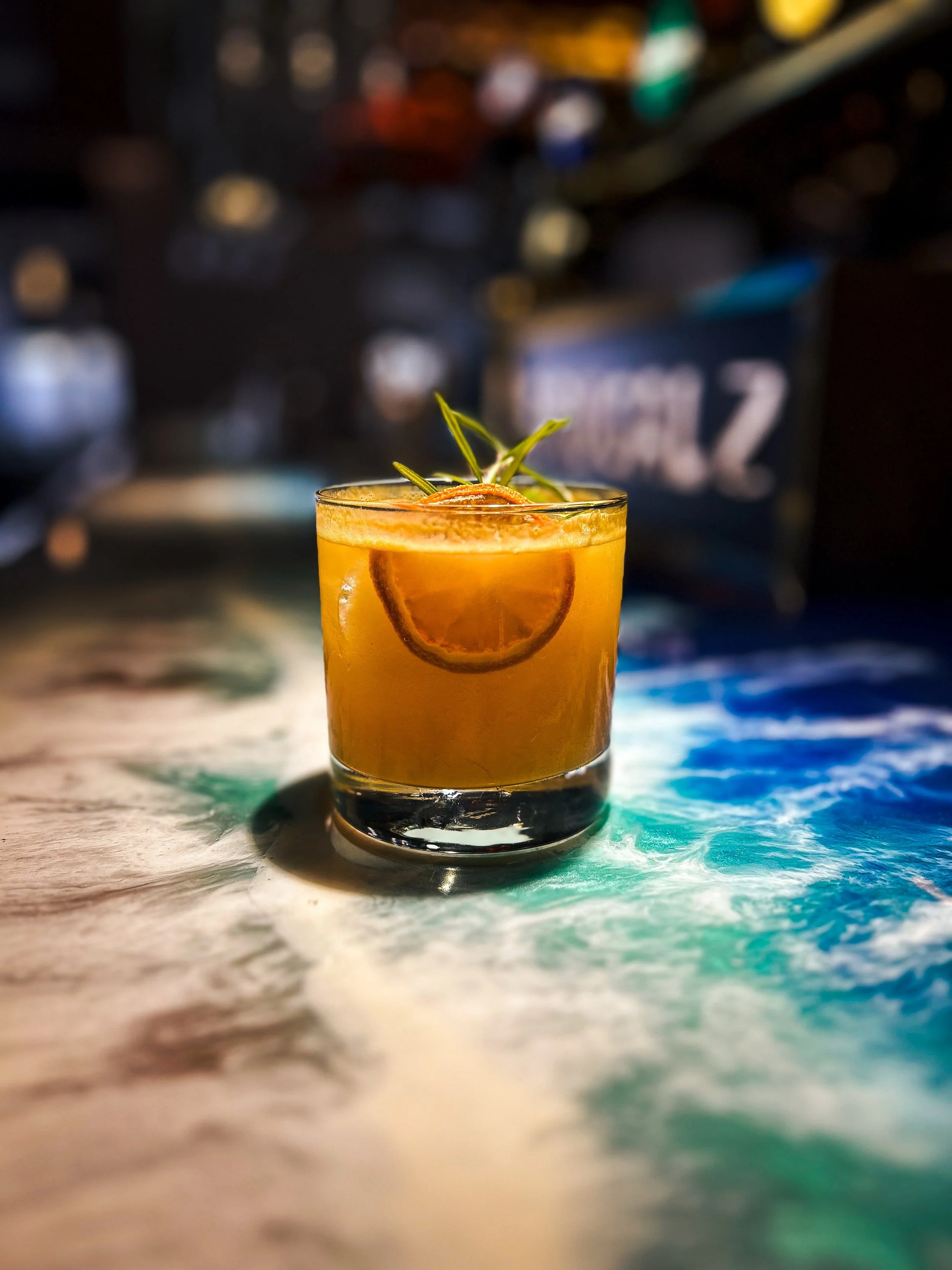 🍸Millenium
Una combinaci&oacute;n audaz y sofisticada creada para quienes buscan descubrir nuevos matices en cada sorbo. 

🗓️Reserva tu mesa.
#Saks #CoctelDeAutor #AlcalaGastronomica #alcaladehenares #ExperienciaSaks