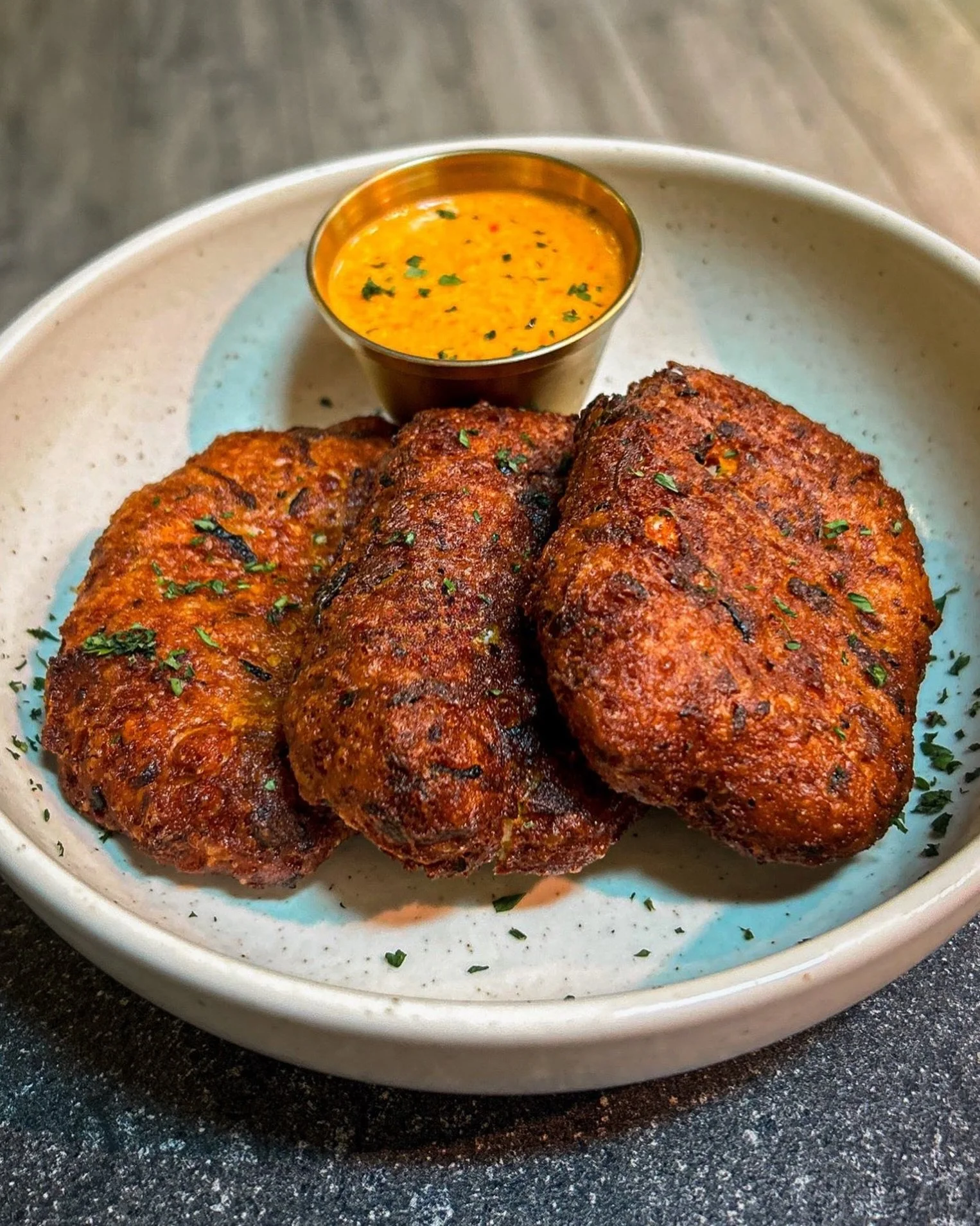 Una entrada perfecta para comenzar la experiencia.
Descubre nuestras Zucchini Balls.

Disponibles en carta.

🗓️Reserva tu mesa en el link de la bio.

#alcaladehenares #comerenalcal&aacute;dehenares #sakscocinamediterranea