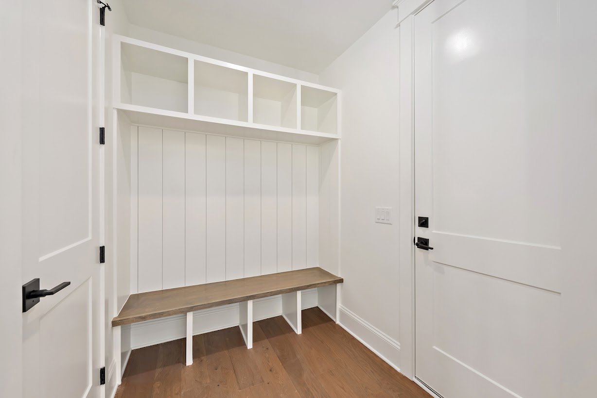3005 Manor Rd-8.jpg