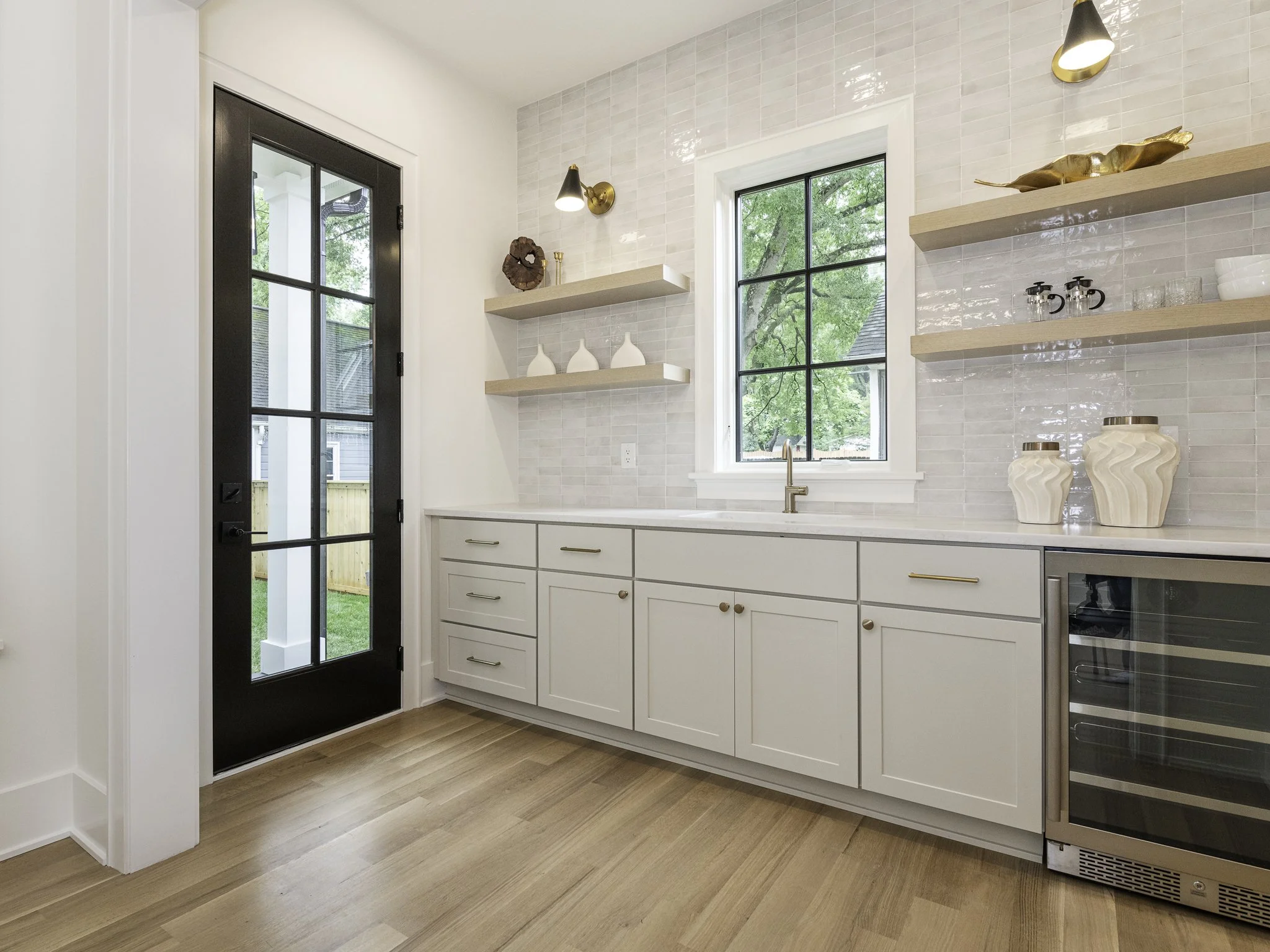 MODERN CRAFTED