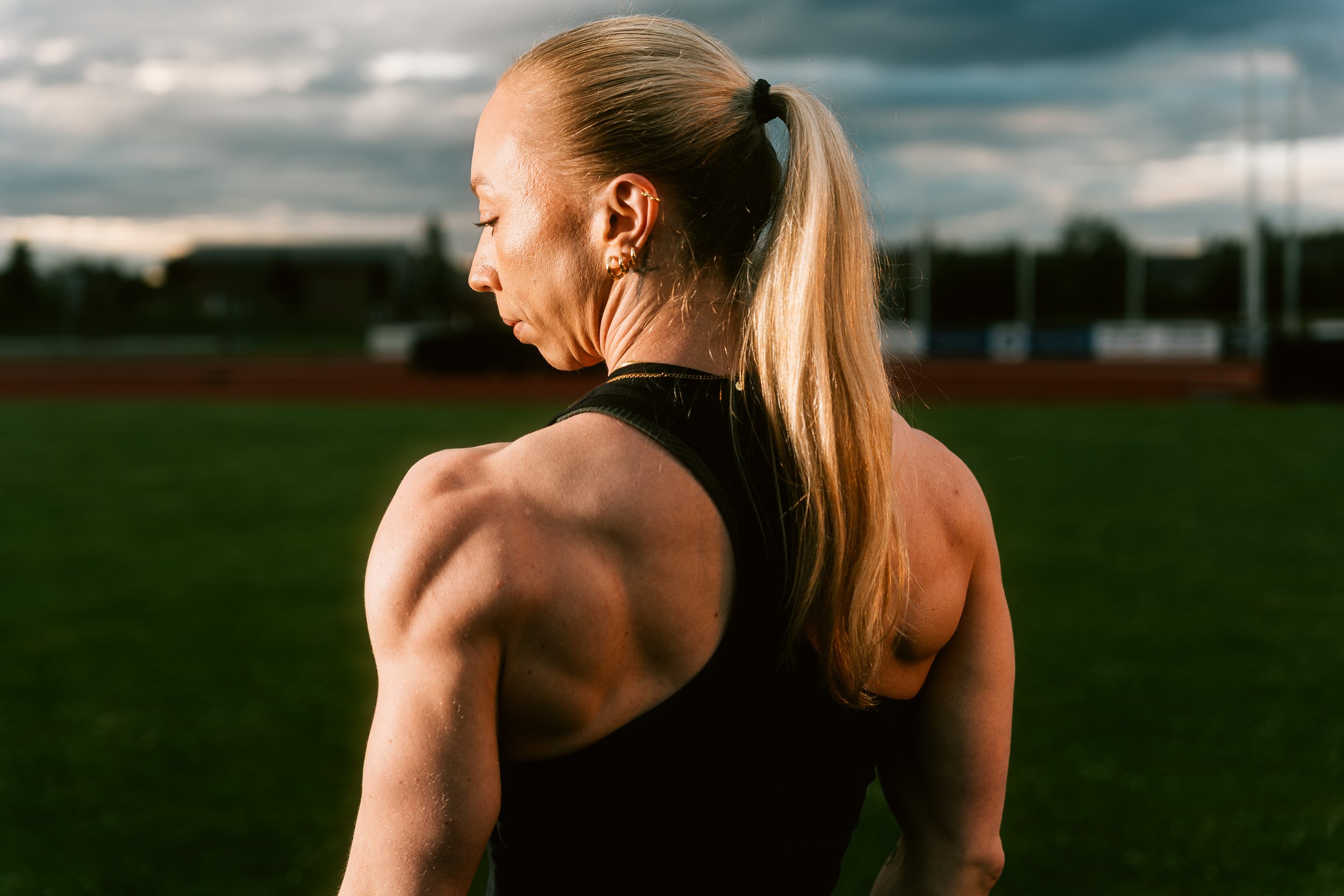 A natural outdoor portrait capturing strength, personality and an unposed sense of presence.