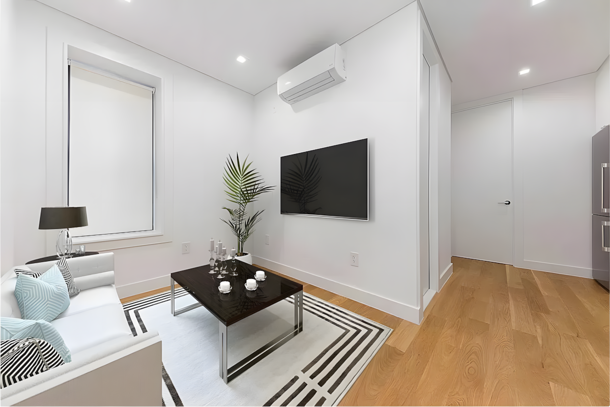 59 Thompson St Living.png