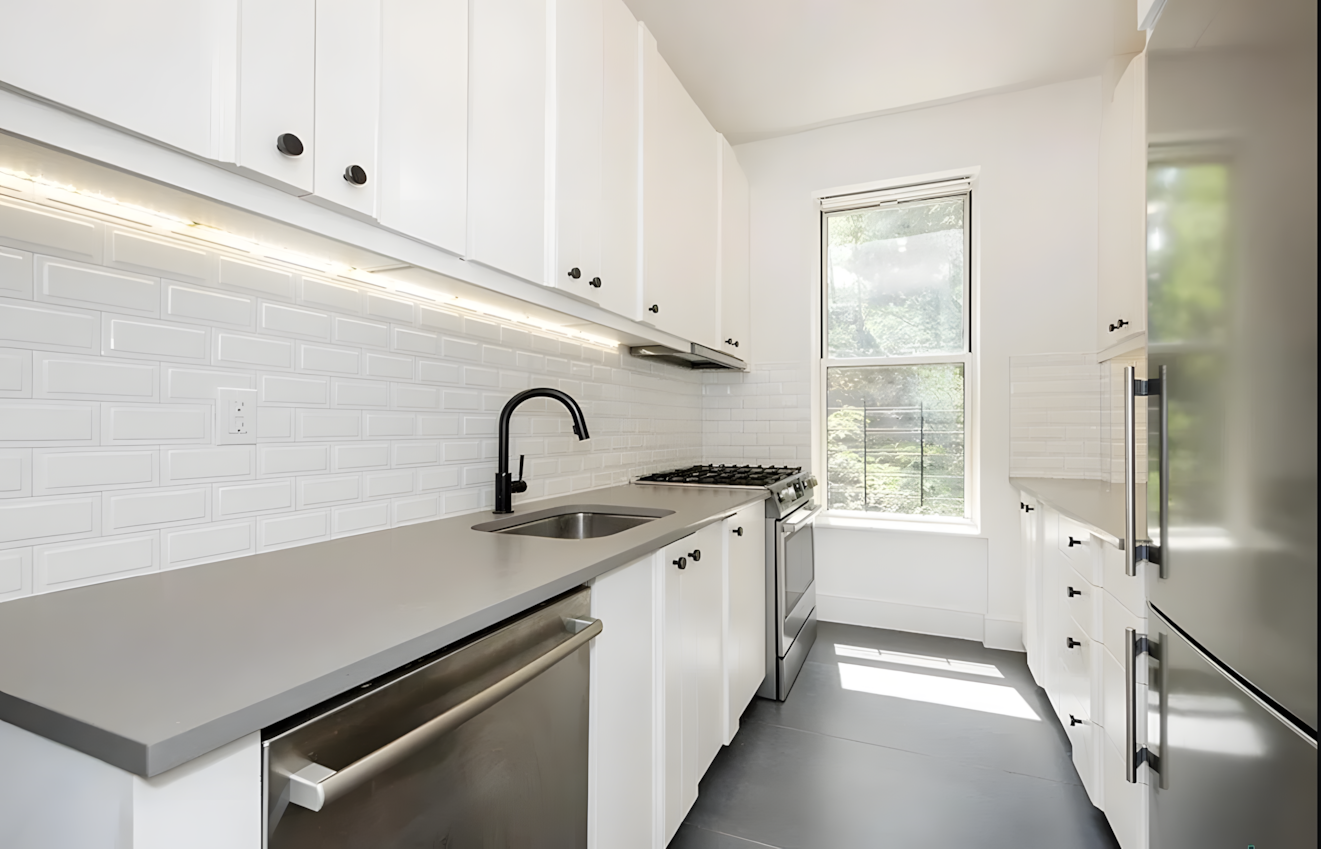 35 Pineapple St Kitchen.png