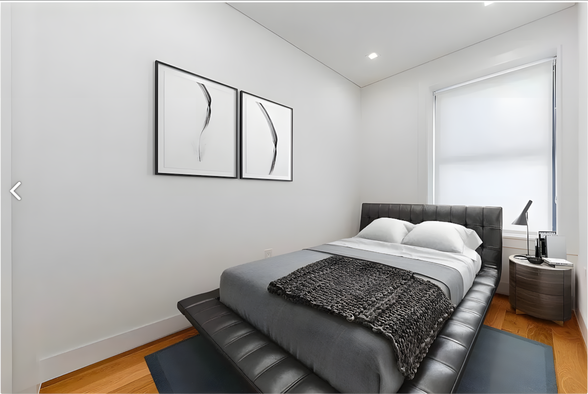 59 Thompson St Bedroom.png