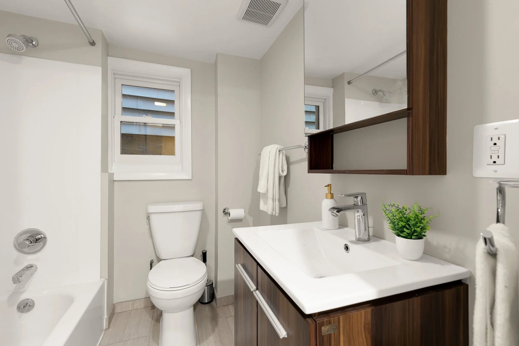 117 11th St SE-0071.jpg