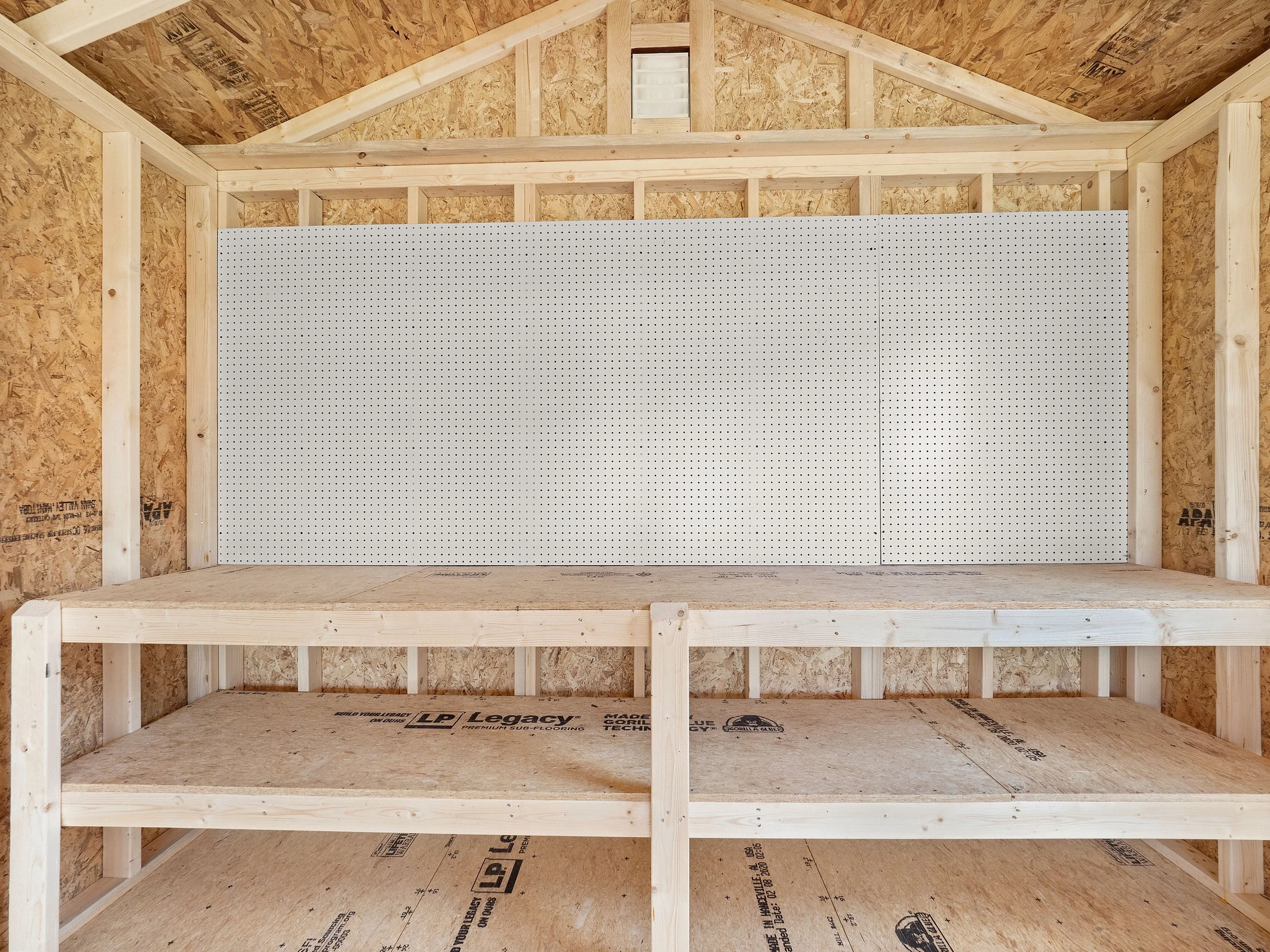 PEG BOARD/WORKBENCH