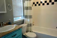 casita bathroom.jpeg