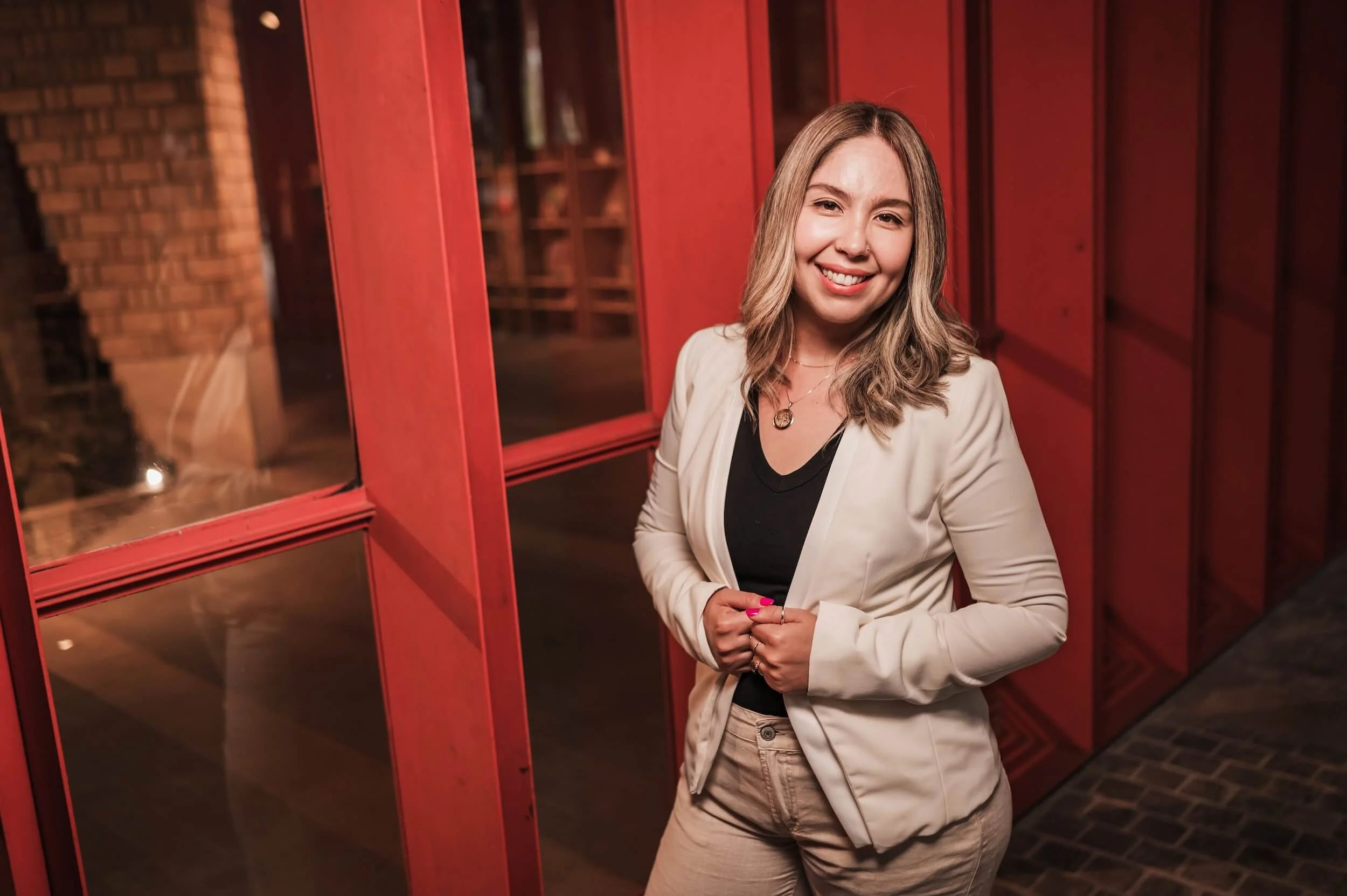 Angela Lopez, LMFT and bilingual therapist in California