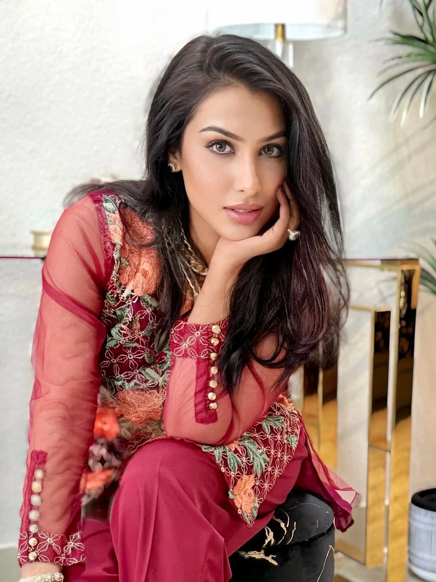 Moazzma Hunain | Serial Entrepreneur | Investor | Philanthropist | Business Coach | Mrs. Pakistan USA 2018