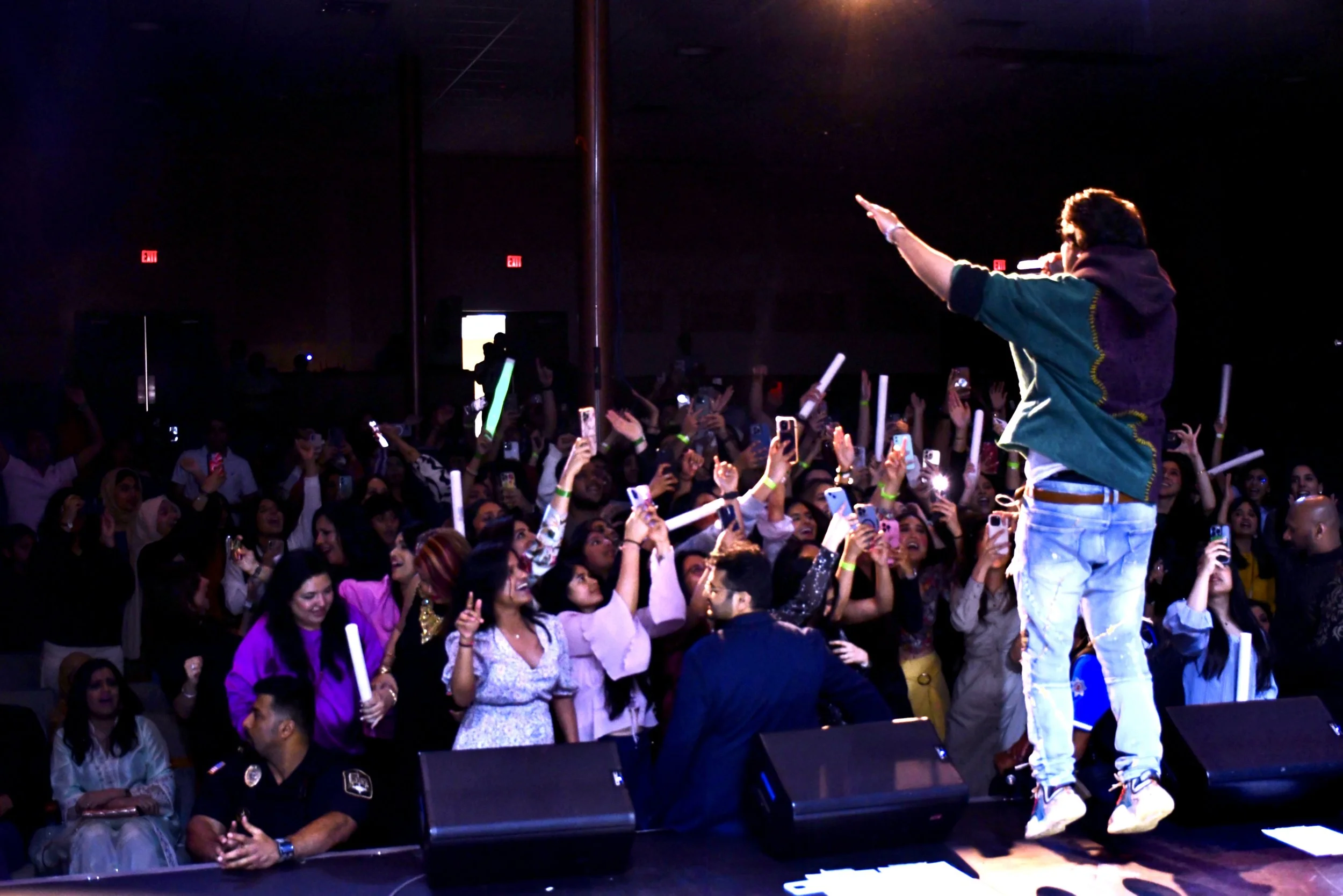  The After Eid Mega Musical show organized by Moazzma Hunain Entertainment in Dallas, TX with Asim Azhar & Coke Studio Musicians LIVE.