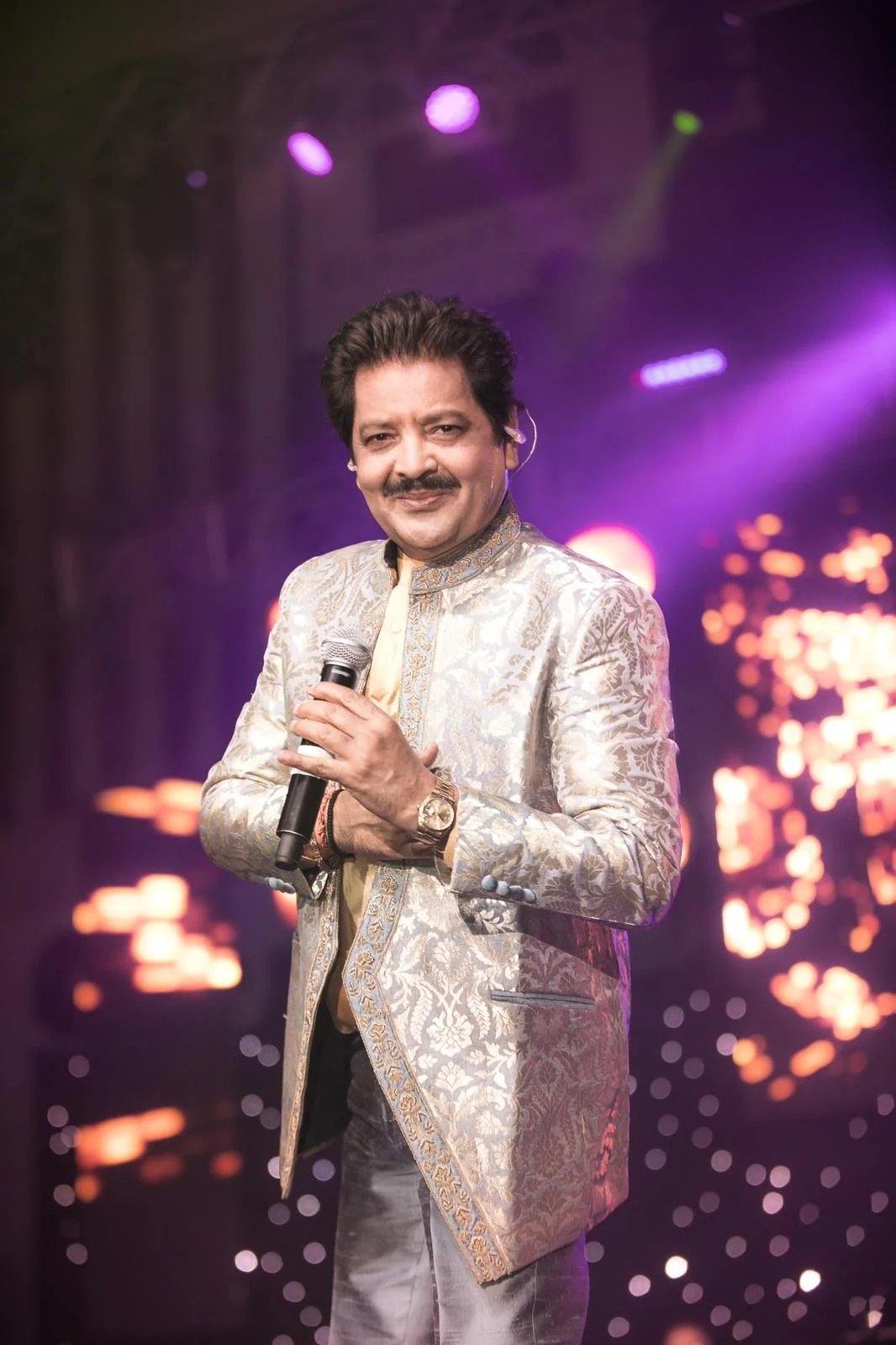Udit Narayan performing - Event Organizer  Moazzma Hunain Entertainment