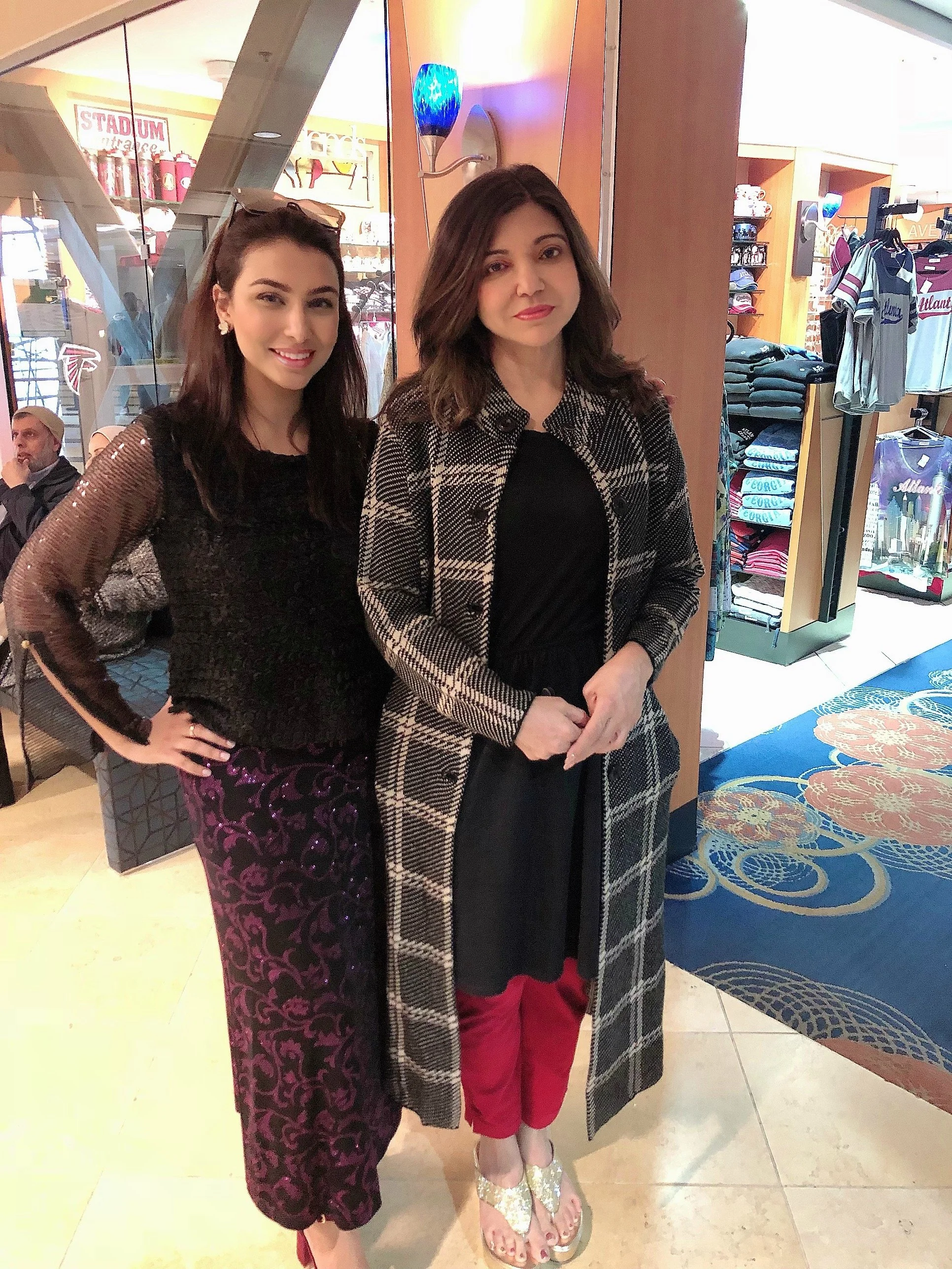 Moazzma Hunain of Moazzma Hunain Entertainment with Alka Yagnik