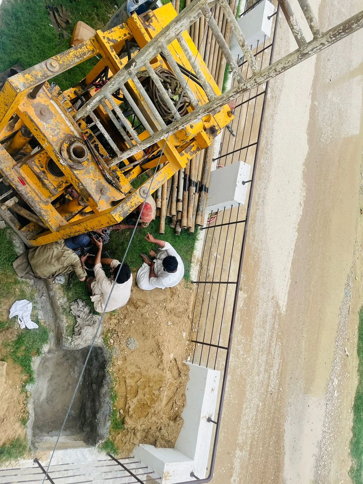 Moazzma Hunain Foundation builds a water well for V Care Welfare Social Society in Karachi, Pakistan for clean filter water for senior citizens battling terminal illnesses. 