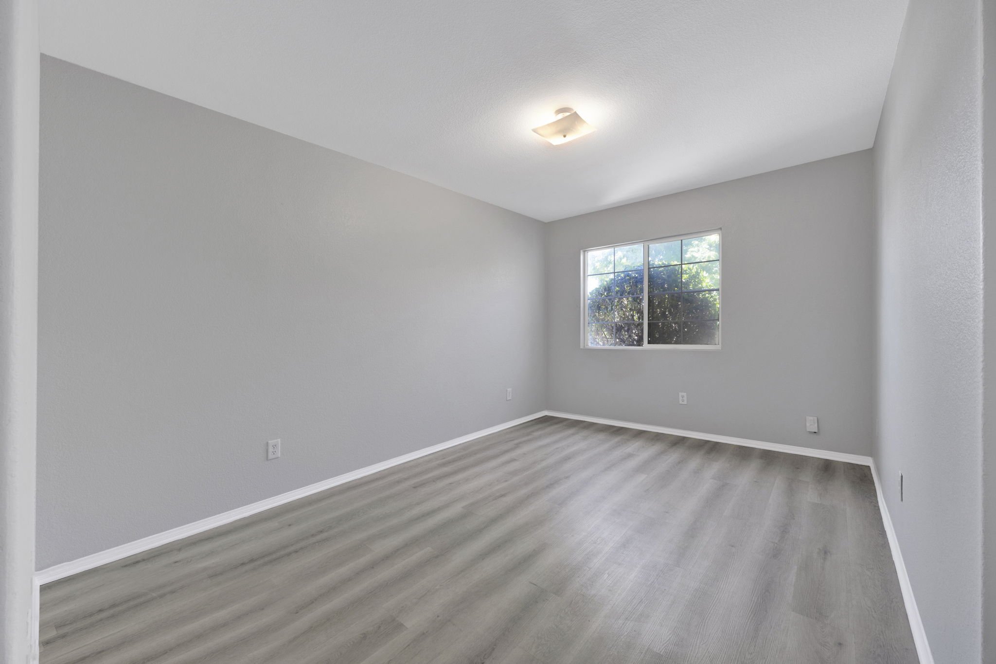 13-web-or-mls-20260611-01-436505thStELancasterCA-009.jpg