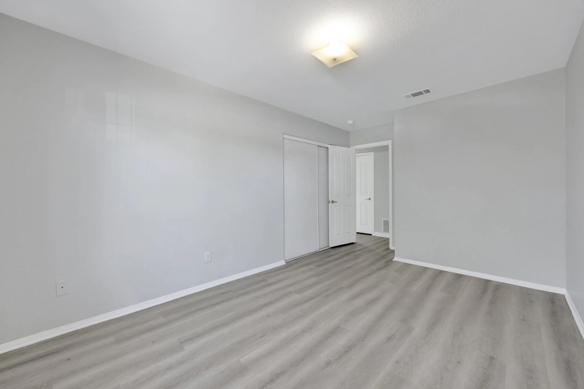 14-web-or-mls-20260611-01-436505thStELancasterCA-010.jpg