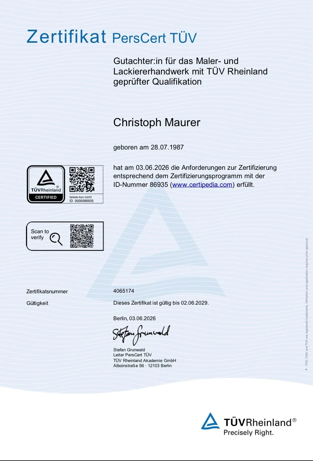 TÜV-Zertifikat von Christoph Maurer als Sachverständiger für das Maler- und Lackiererhandwerk mit bestandener Qualifikation.
