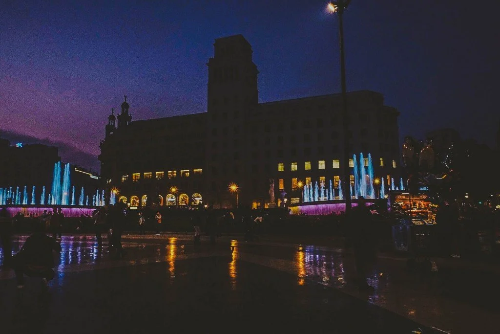 I like the night life.