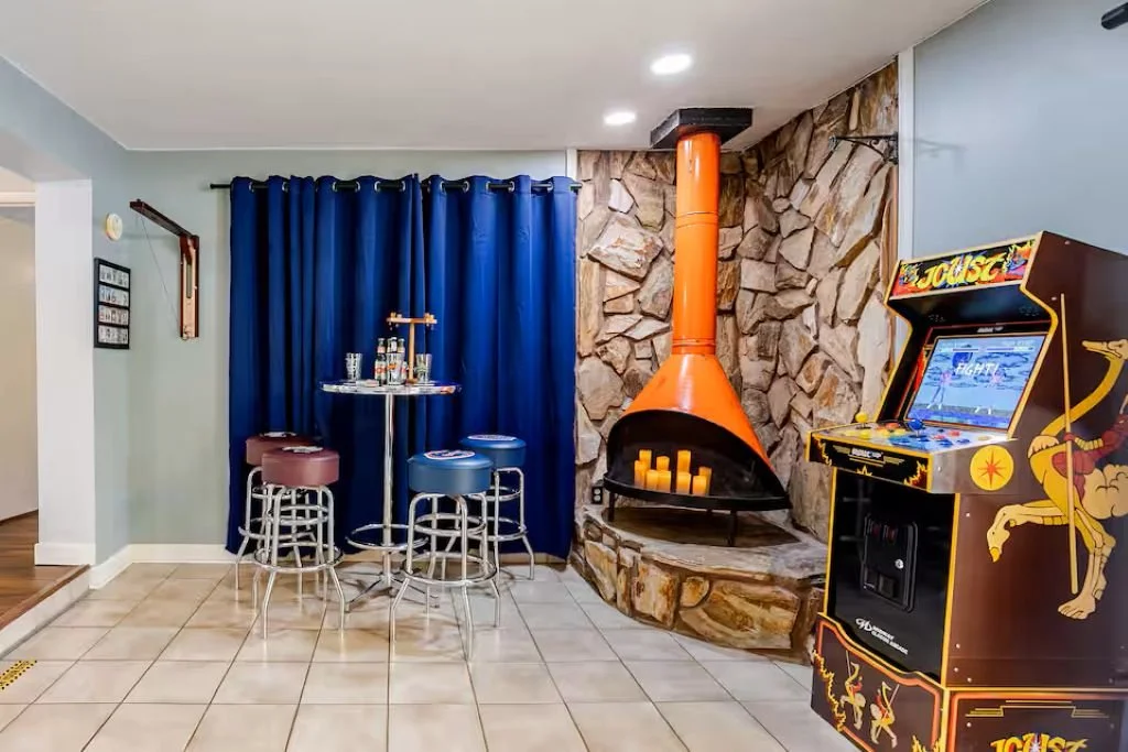 game room 1.jpg