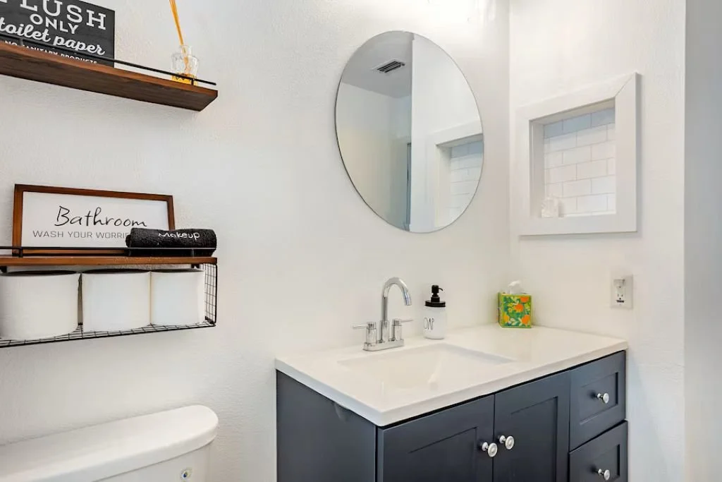 bath room 1.2.jpg