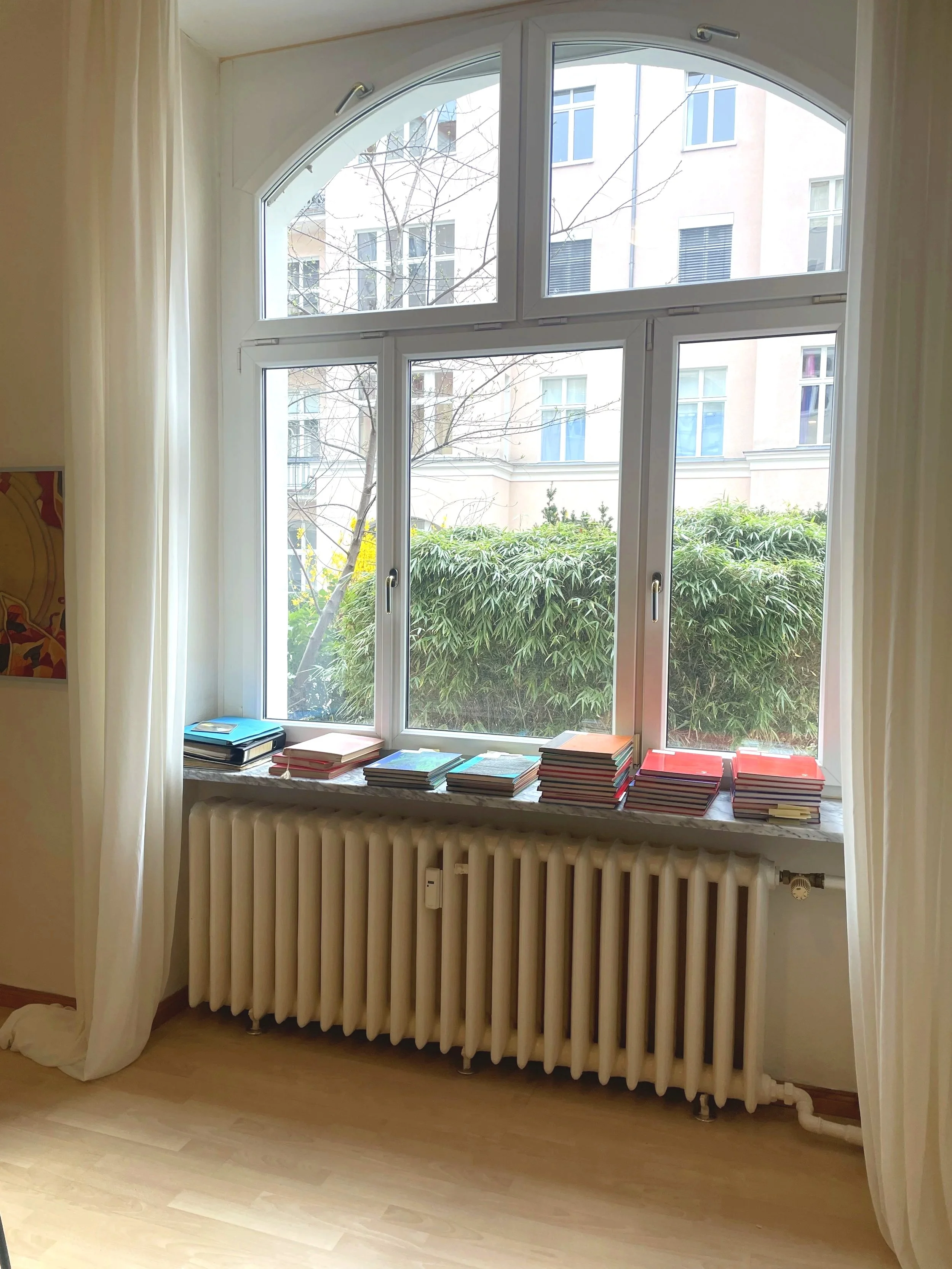 Wohnung von Editha Tamms-Linnemann in der Apostel-Paulus-Straße, Berlin Schöneberg. Tagebücher und persönliche Aufzeichnungen als Quellen ihres Nachlasses.