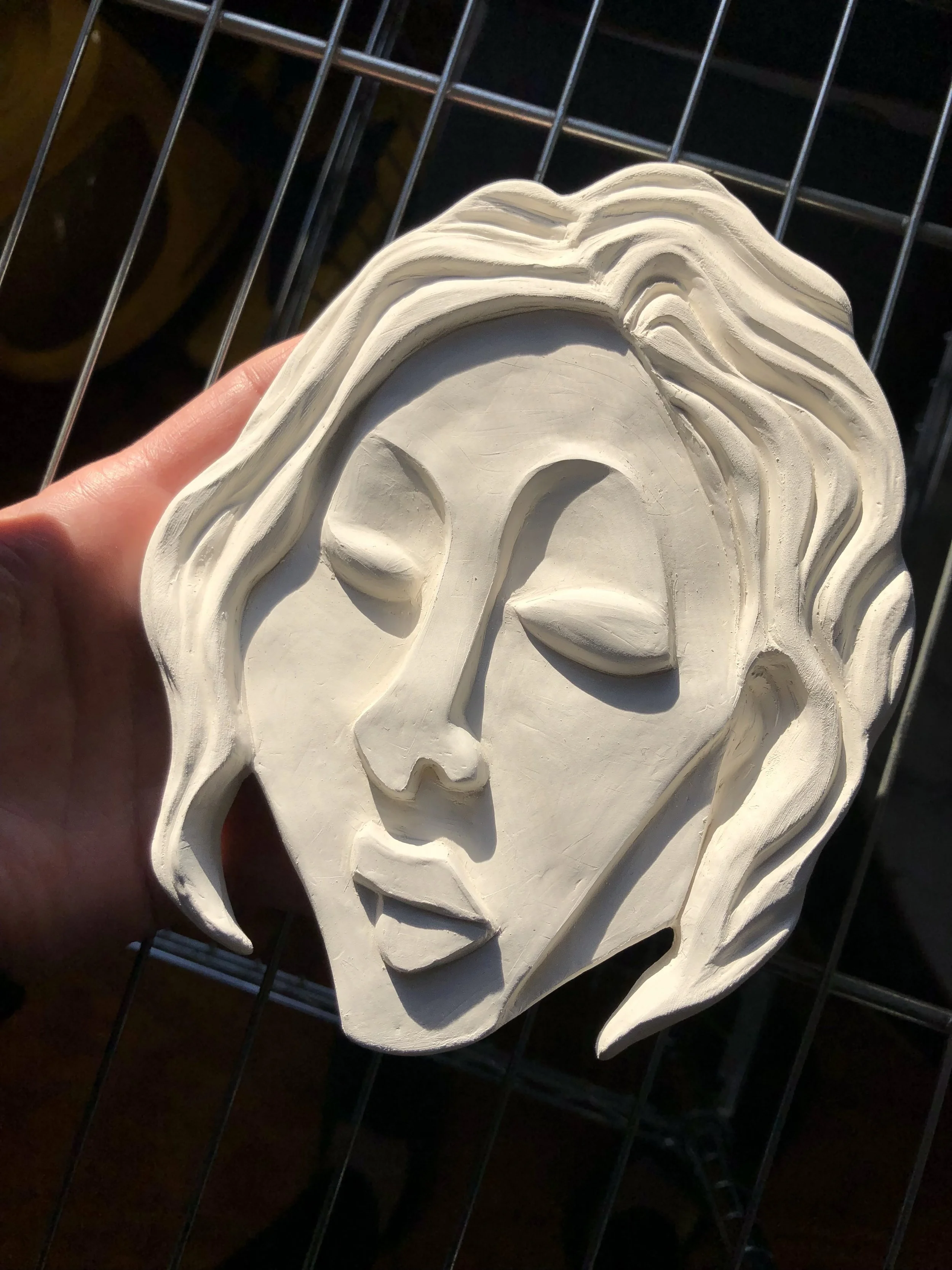 Small ceramic sculpture, One Liner series 2023