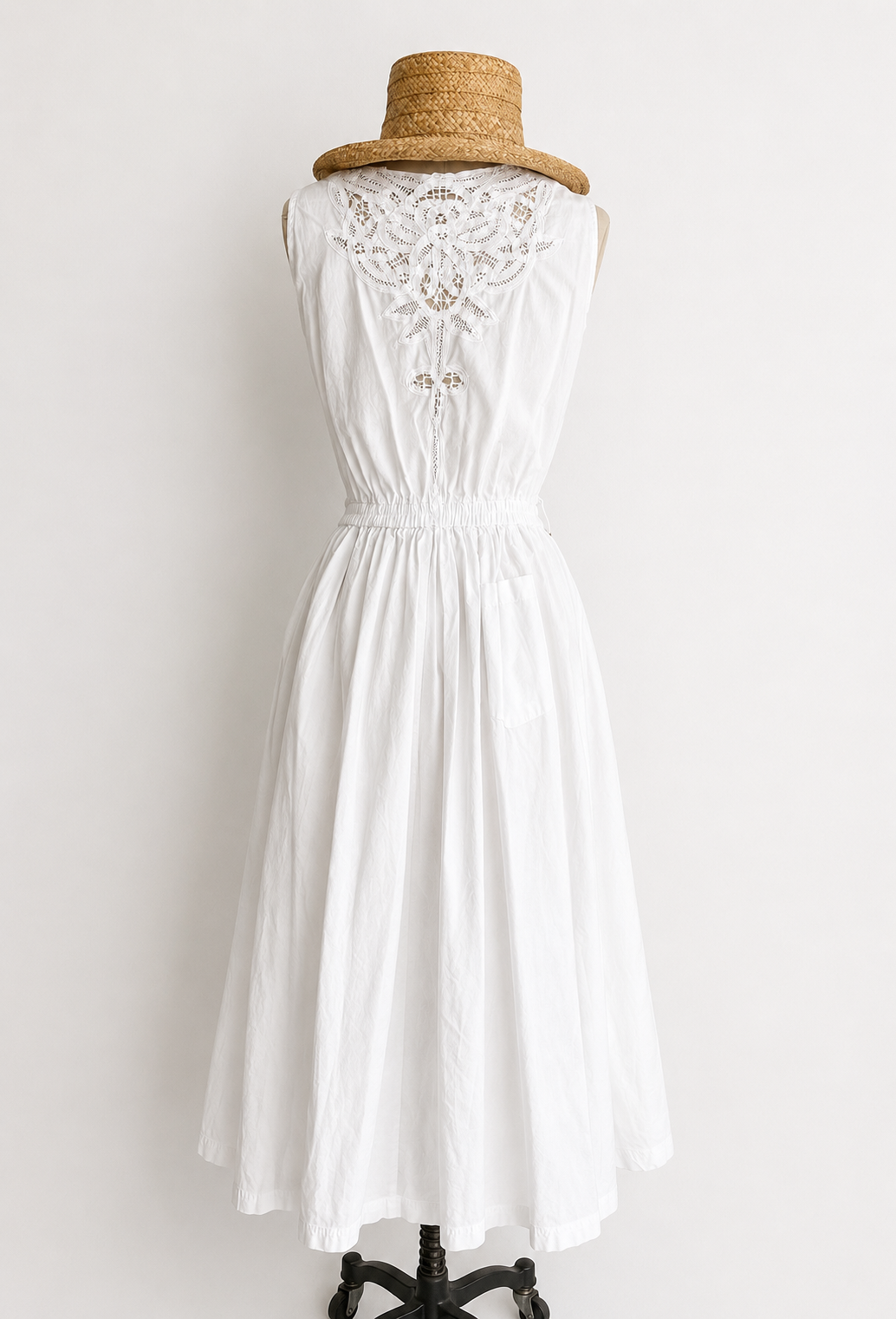 Le Gray Vintage white lace .PNG