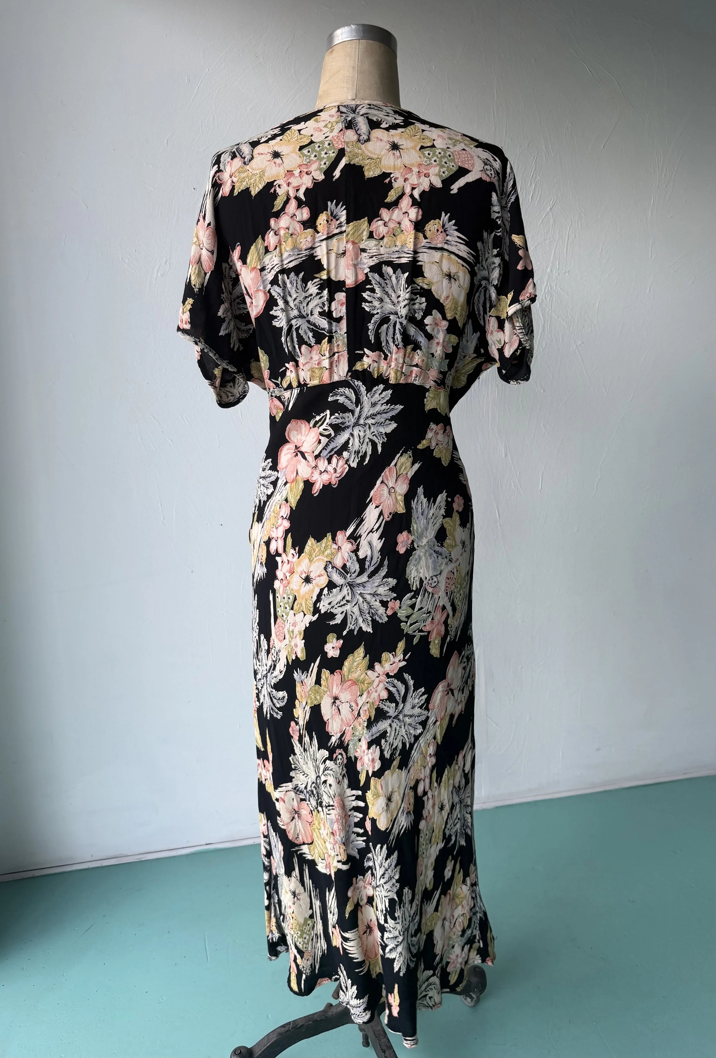 Le Gray Vintage Hawaiian Dress 2.jpg