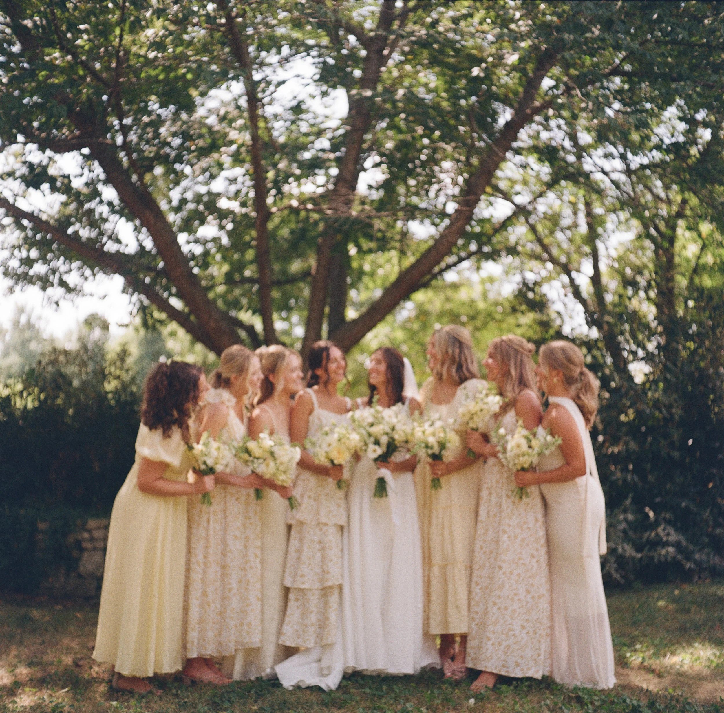 Jenna &amp; Colton’s Yellow Wedding at Haseltine Estate in Springfield, Missouri