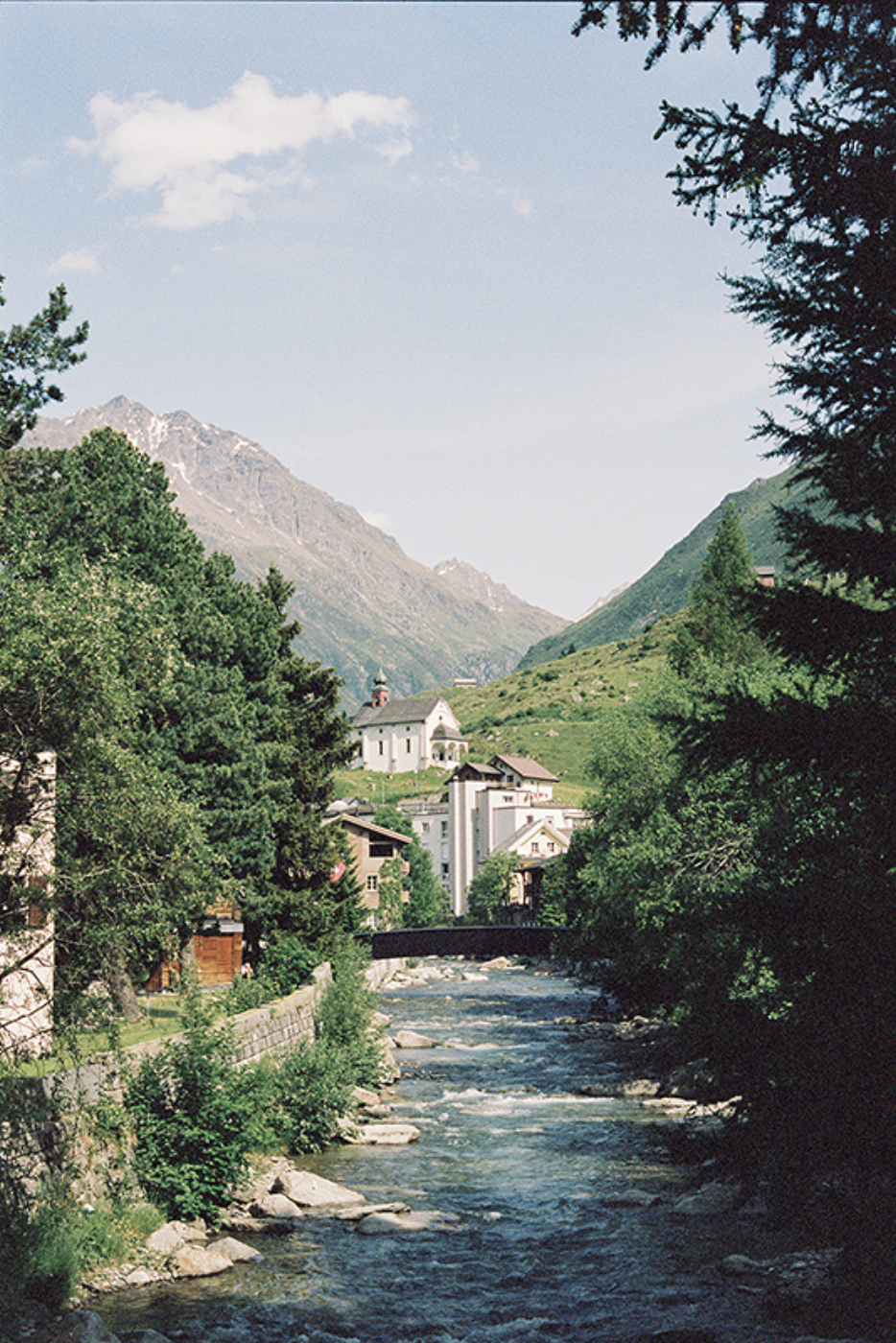 SW-Church in Andermatt.png