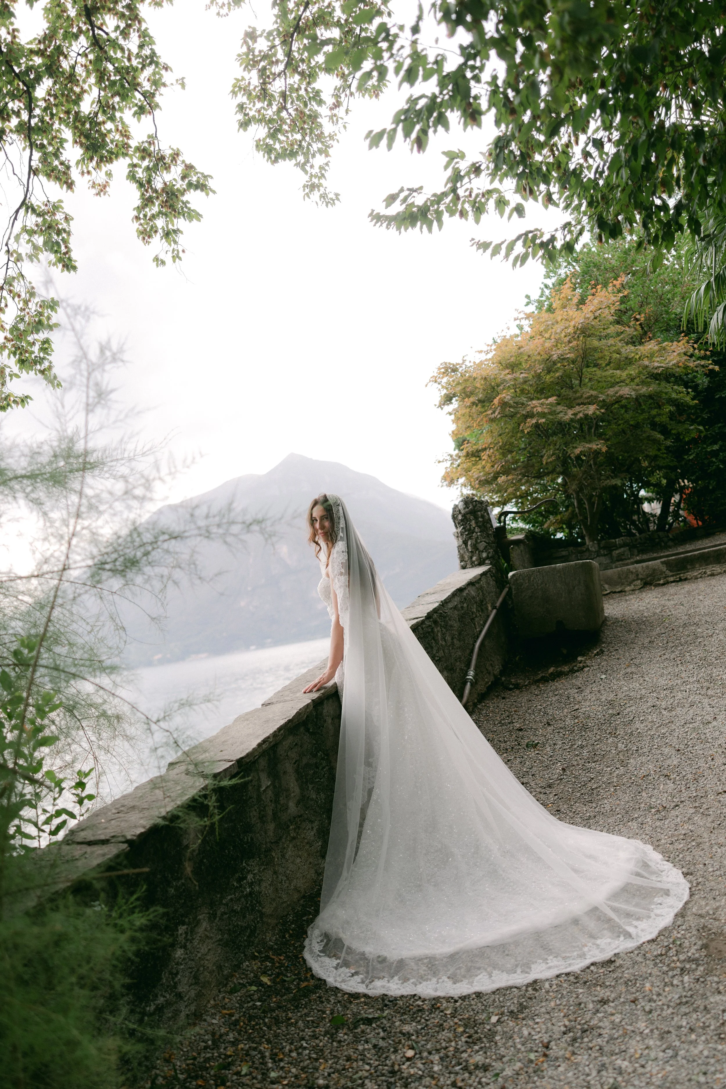 ALLYSSA&SHAMUS-lakecomo200 (1).jpg