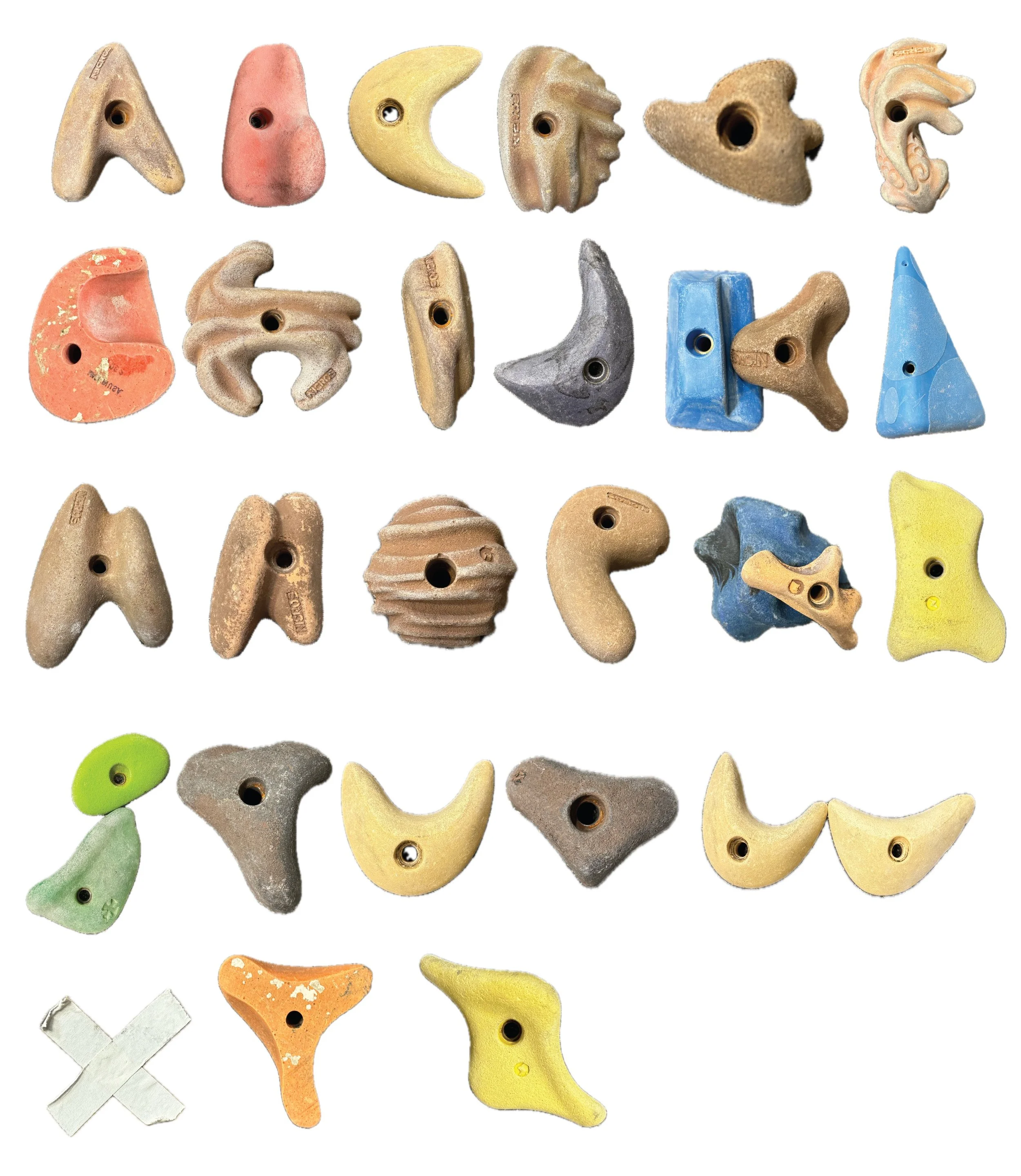 New York, 2025

QUICKDRAW typeface creating through usage of climbing holds. 