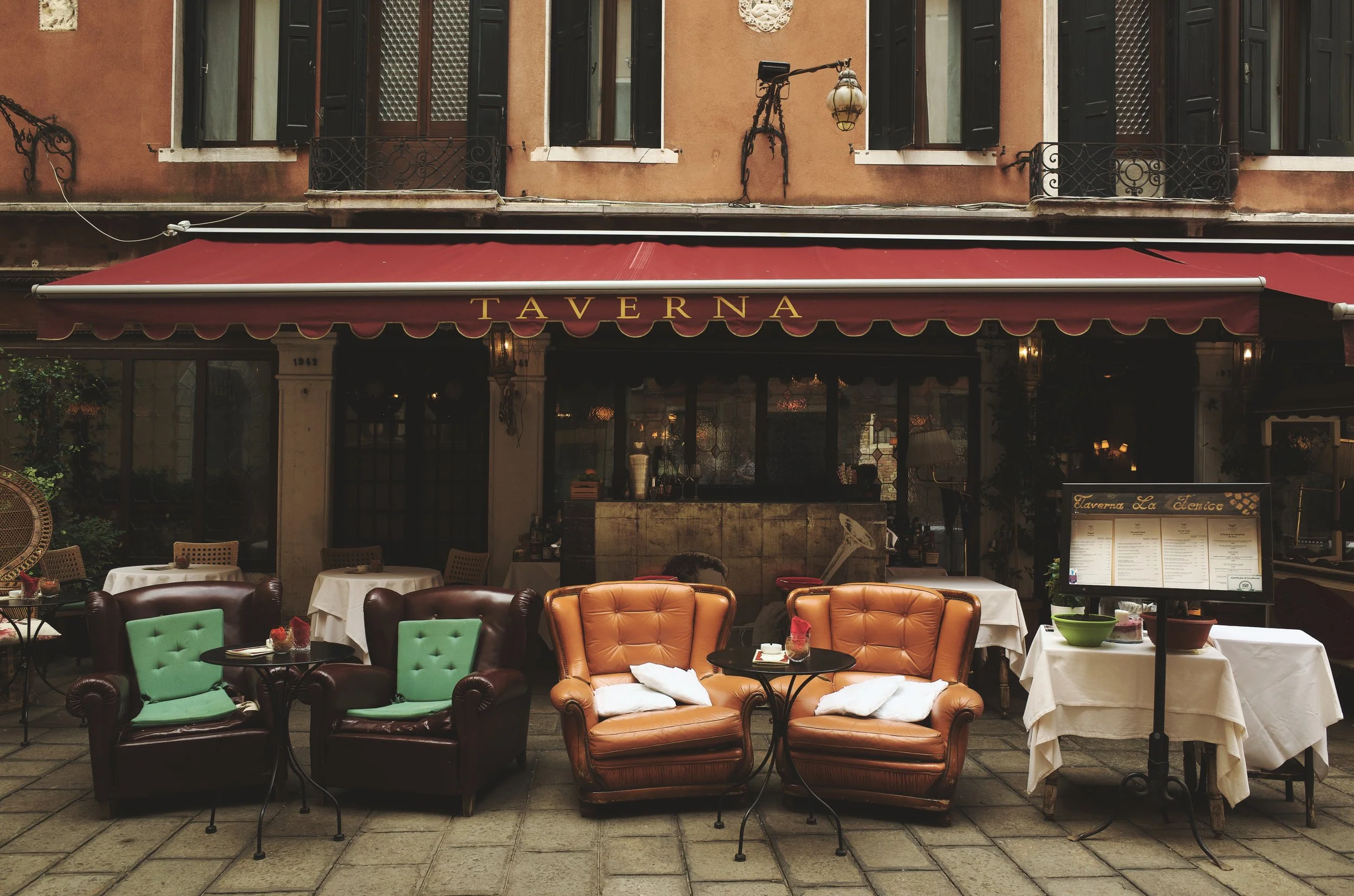 Taverna copy.jpg