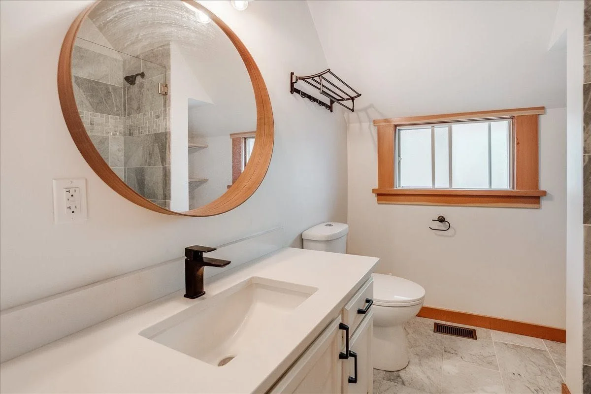 L2_Int-Main_Bath_01.jpg
