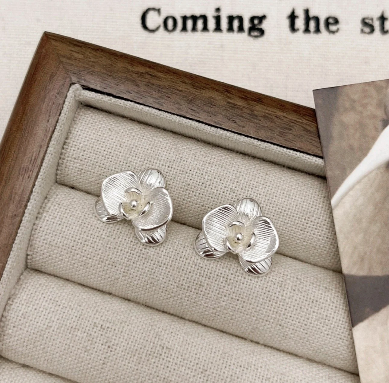 Vanda Orchid Studs