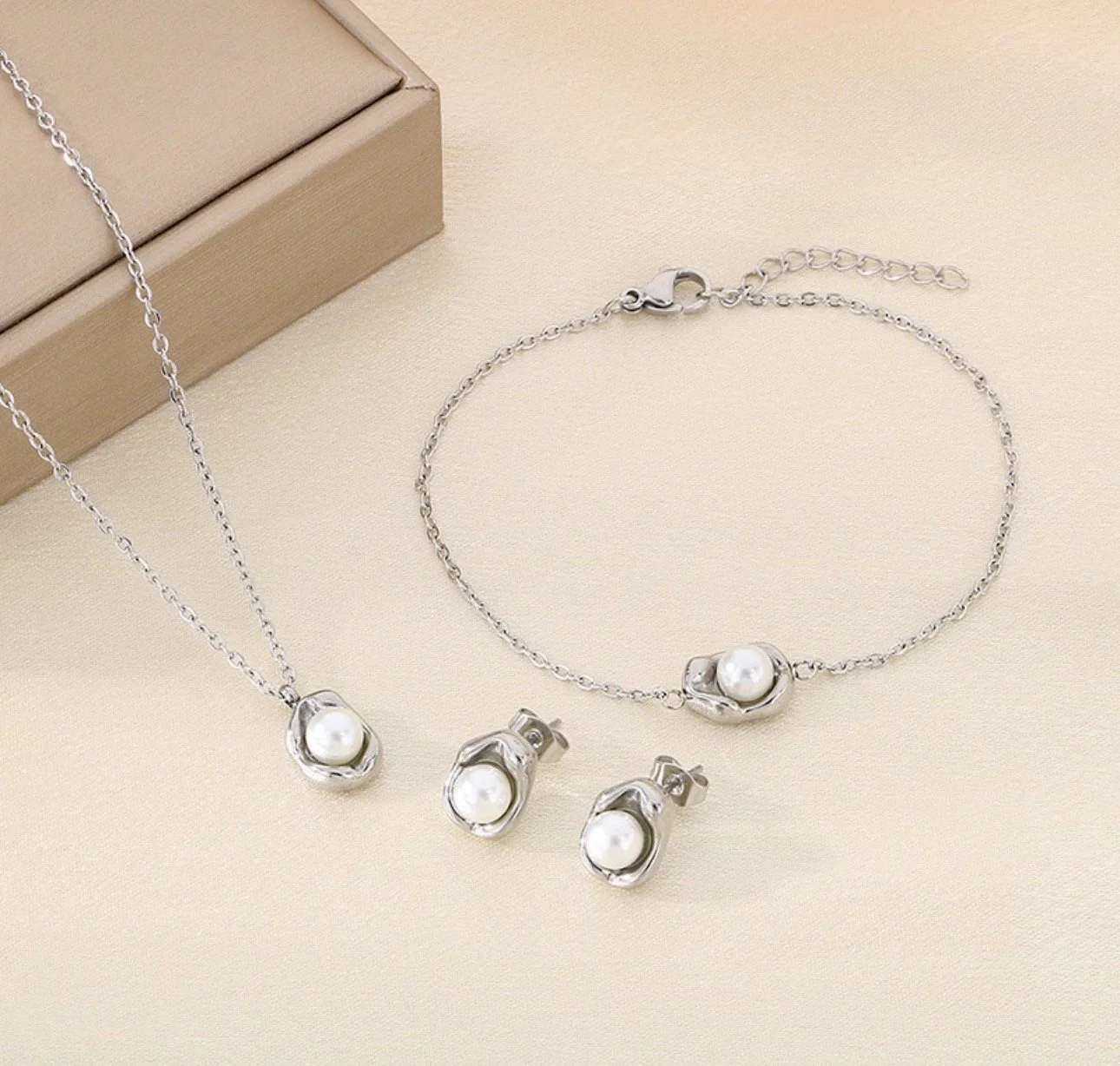 Calla Pearl Set