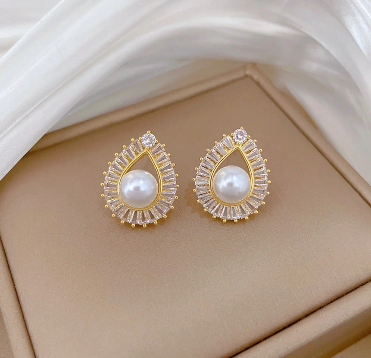 Nerina Pearl Cut Set