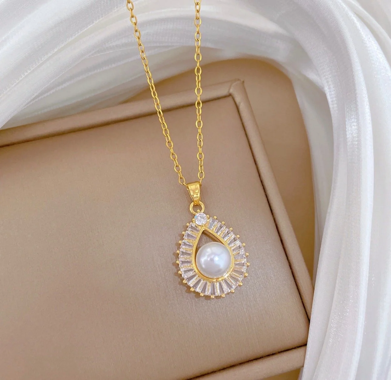 Nerina Pearl Cut Set