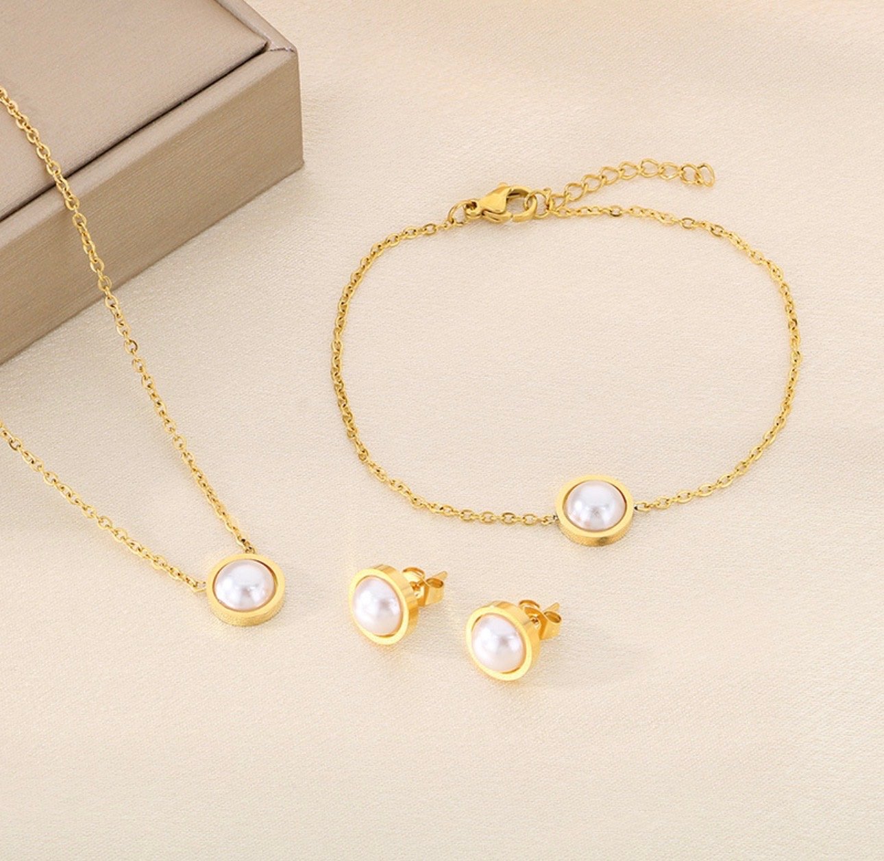 Luna Pearl Set