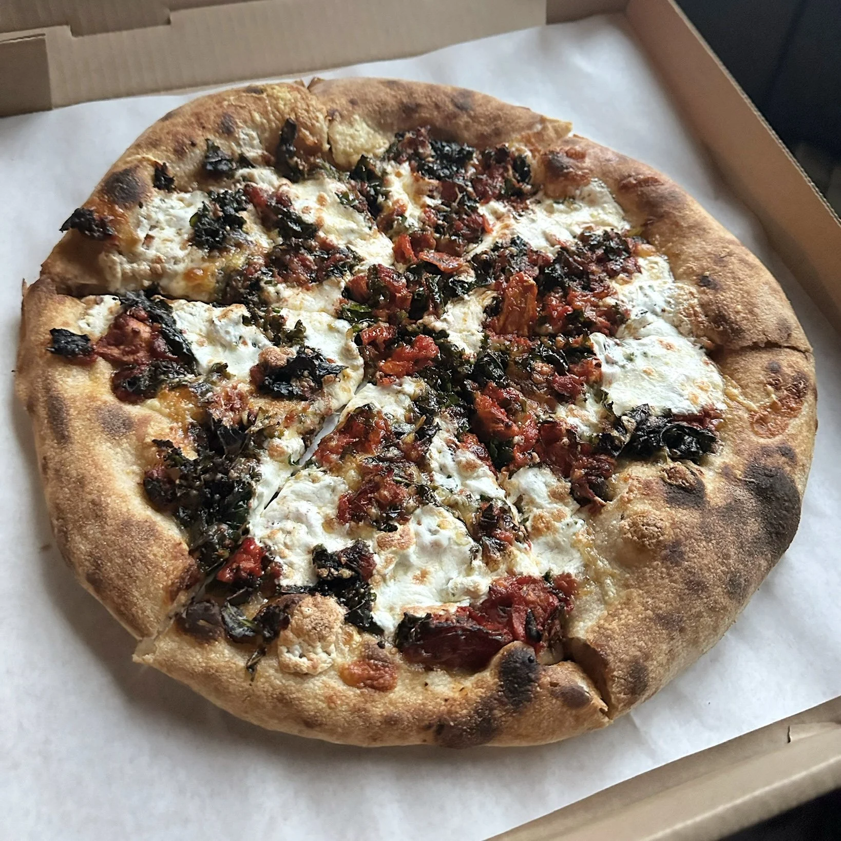 LovelysFiftyFifty_Pizza_5.JPG