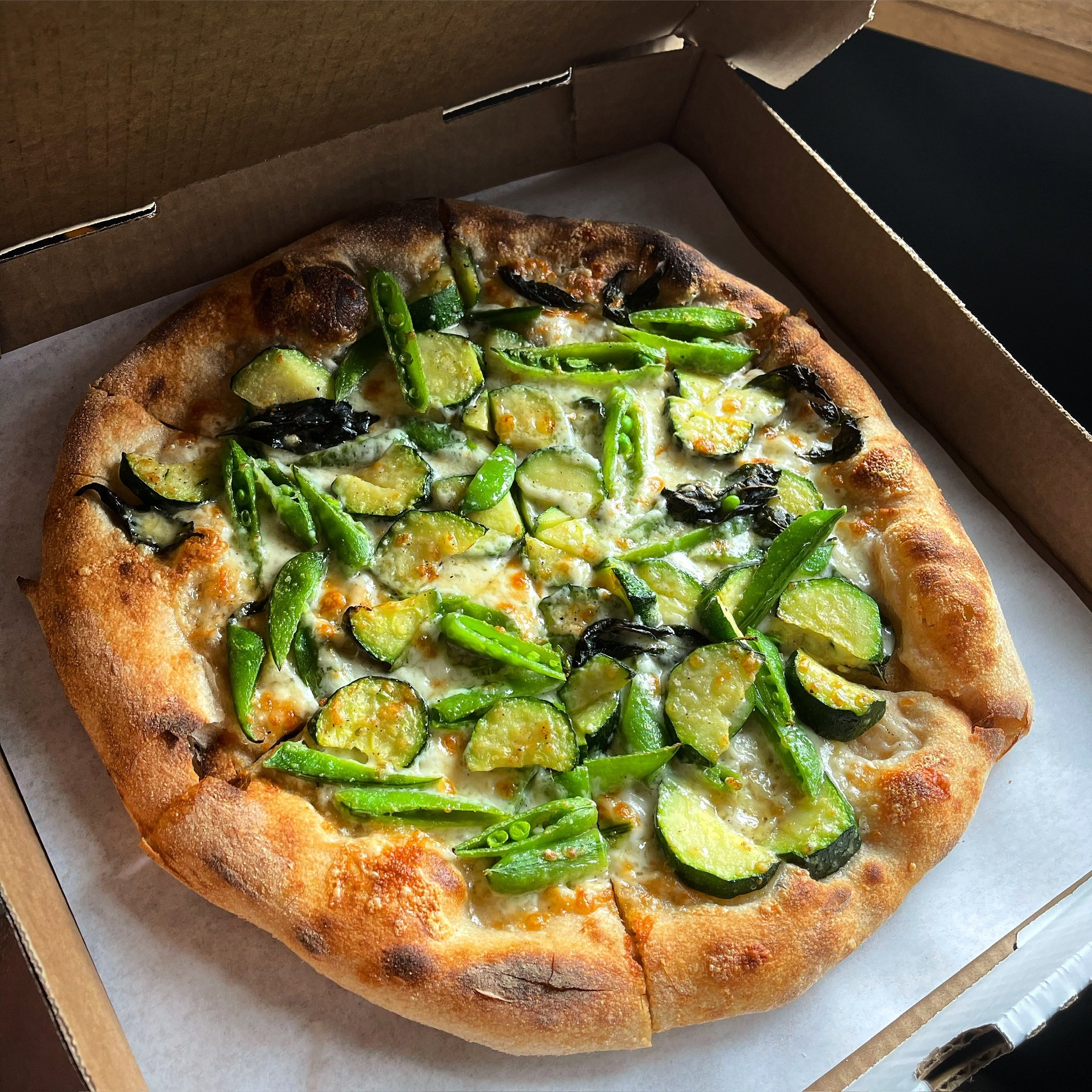 LovelysFiftyFifty_Pizza_4.JPG