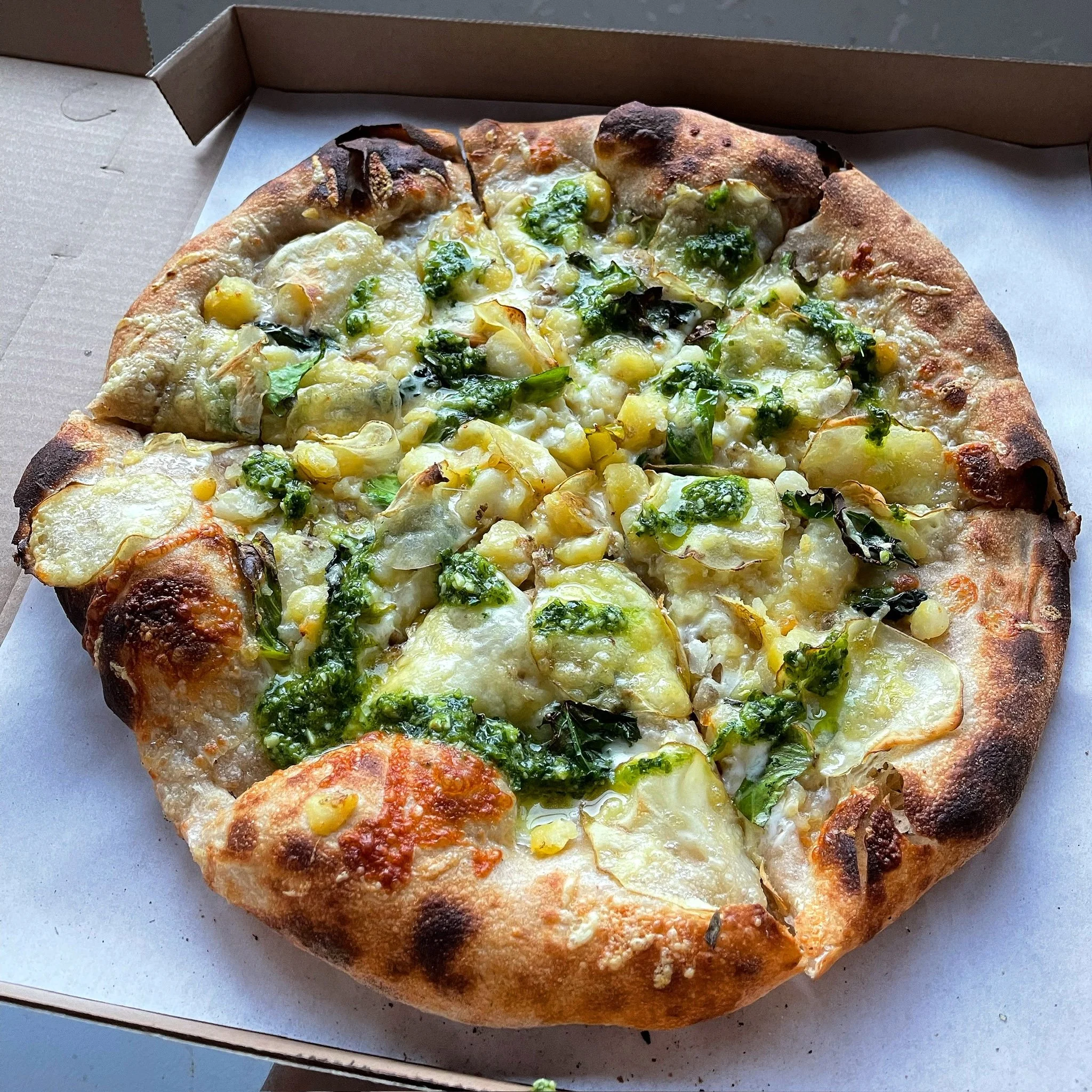 LovelysFiftyFifty_Pizza_1.JPG