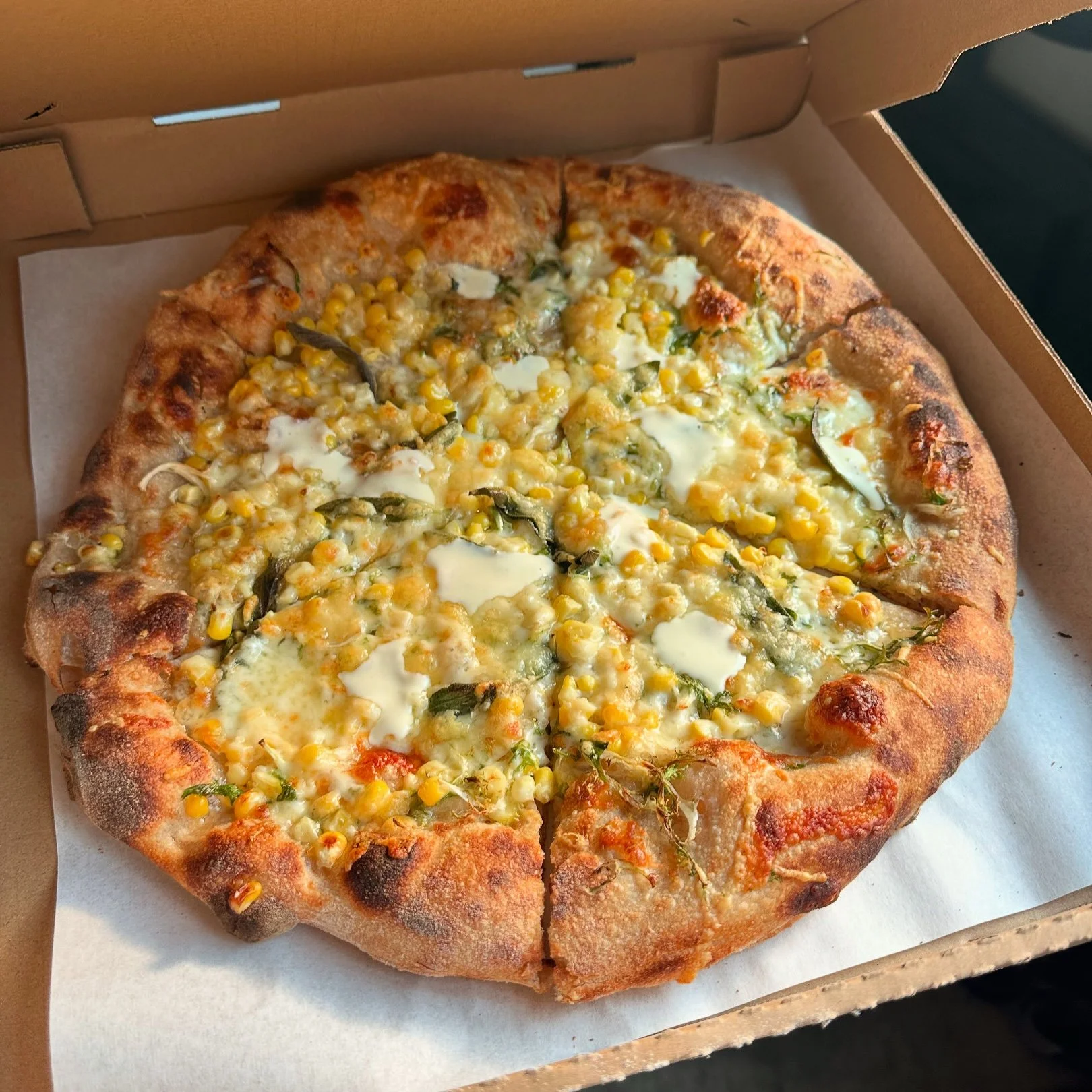 LovelysFiftyFifty_Pizza_3.JPG